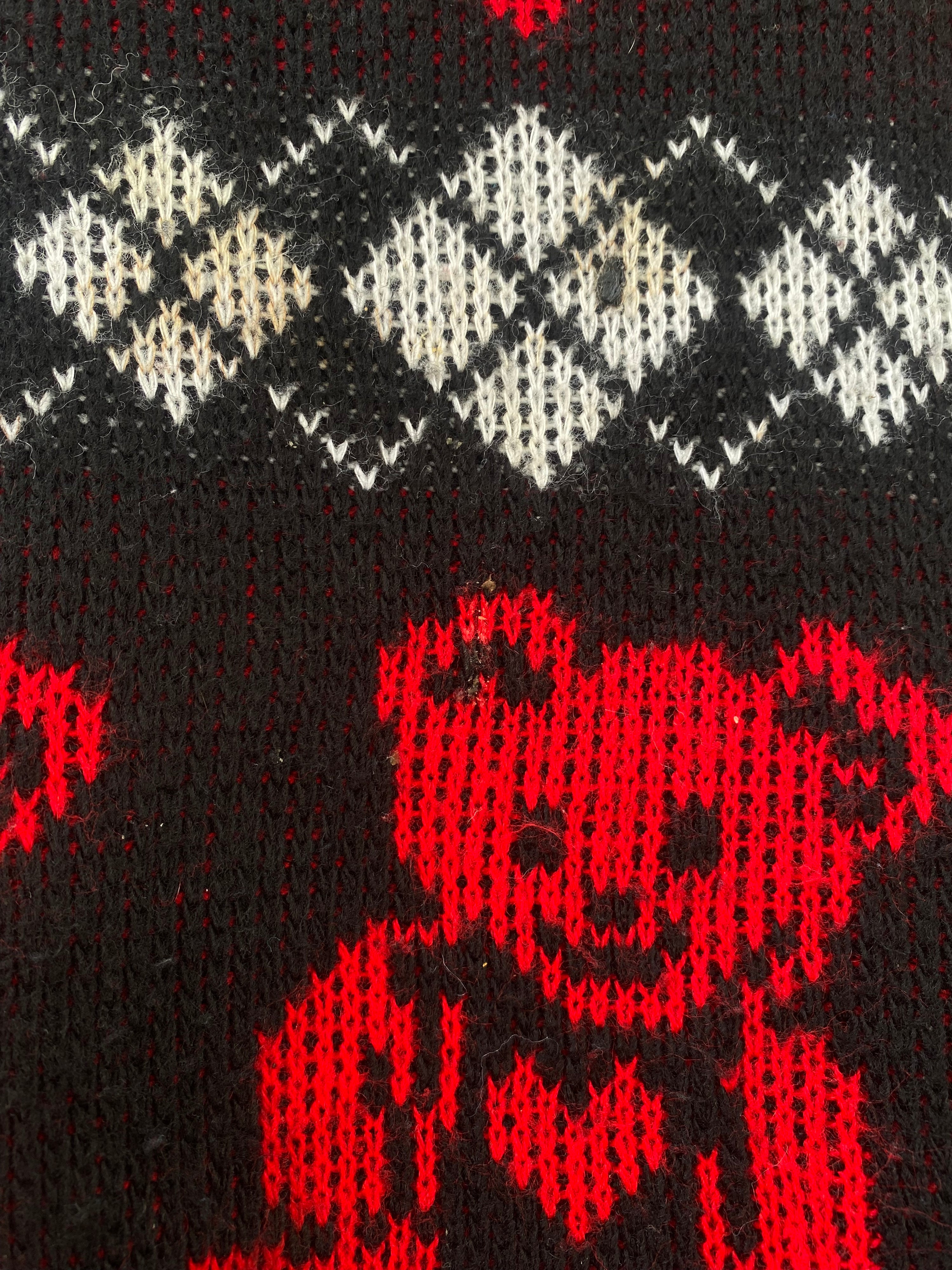 [L] Black/Red Teddy Bears & Hearts Knit Sweater