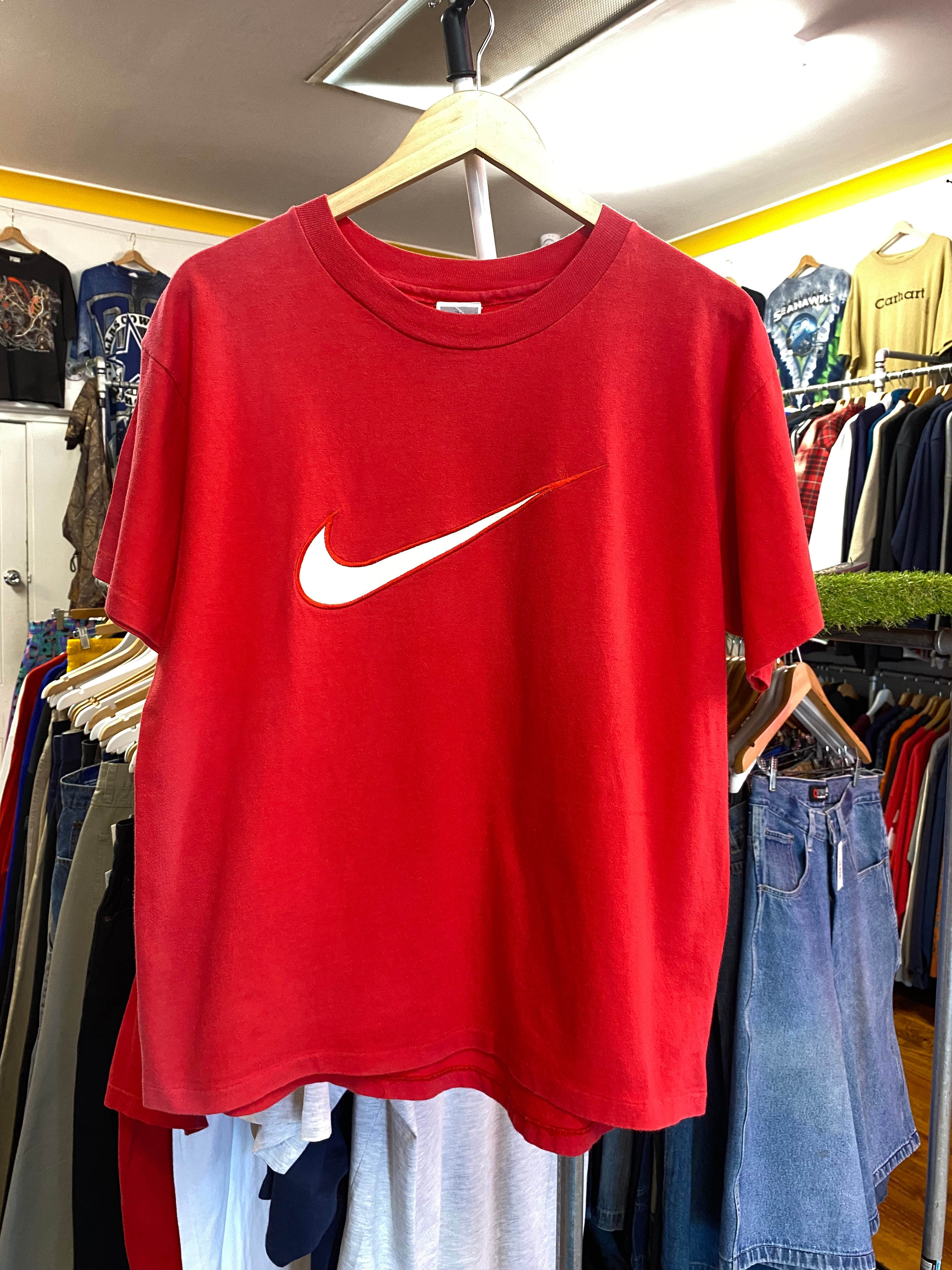 L - 2000s Nike Massive Tick Red Tee