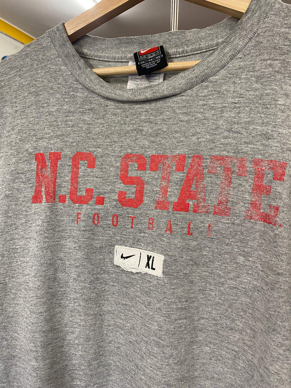 XL - N2000s Nike Team N.C.State Football Grey Tee
