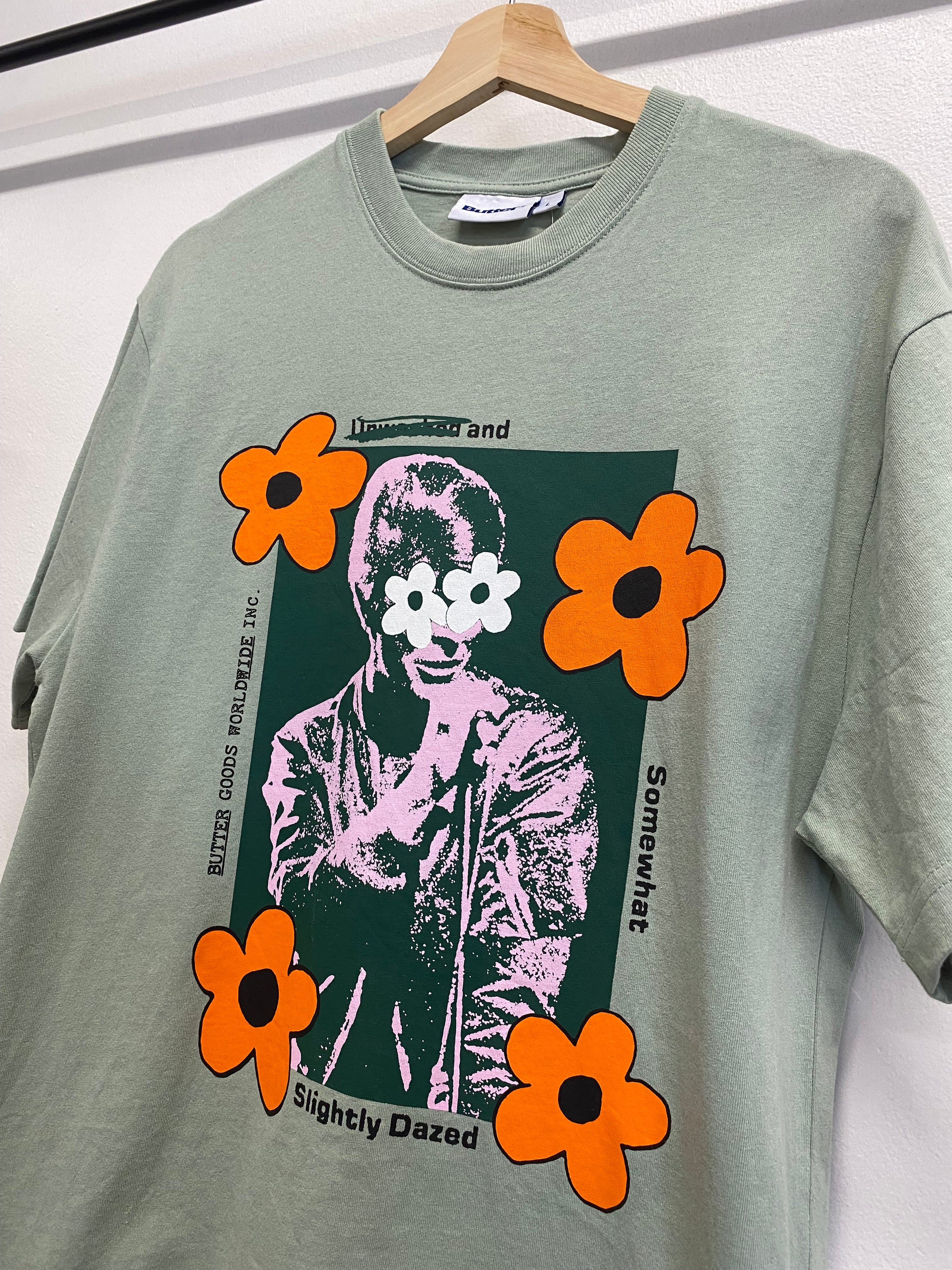 [L] BUTTER Slightly Dazed Green Tee