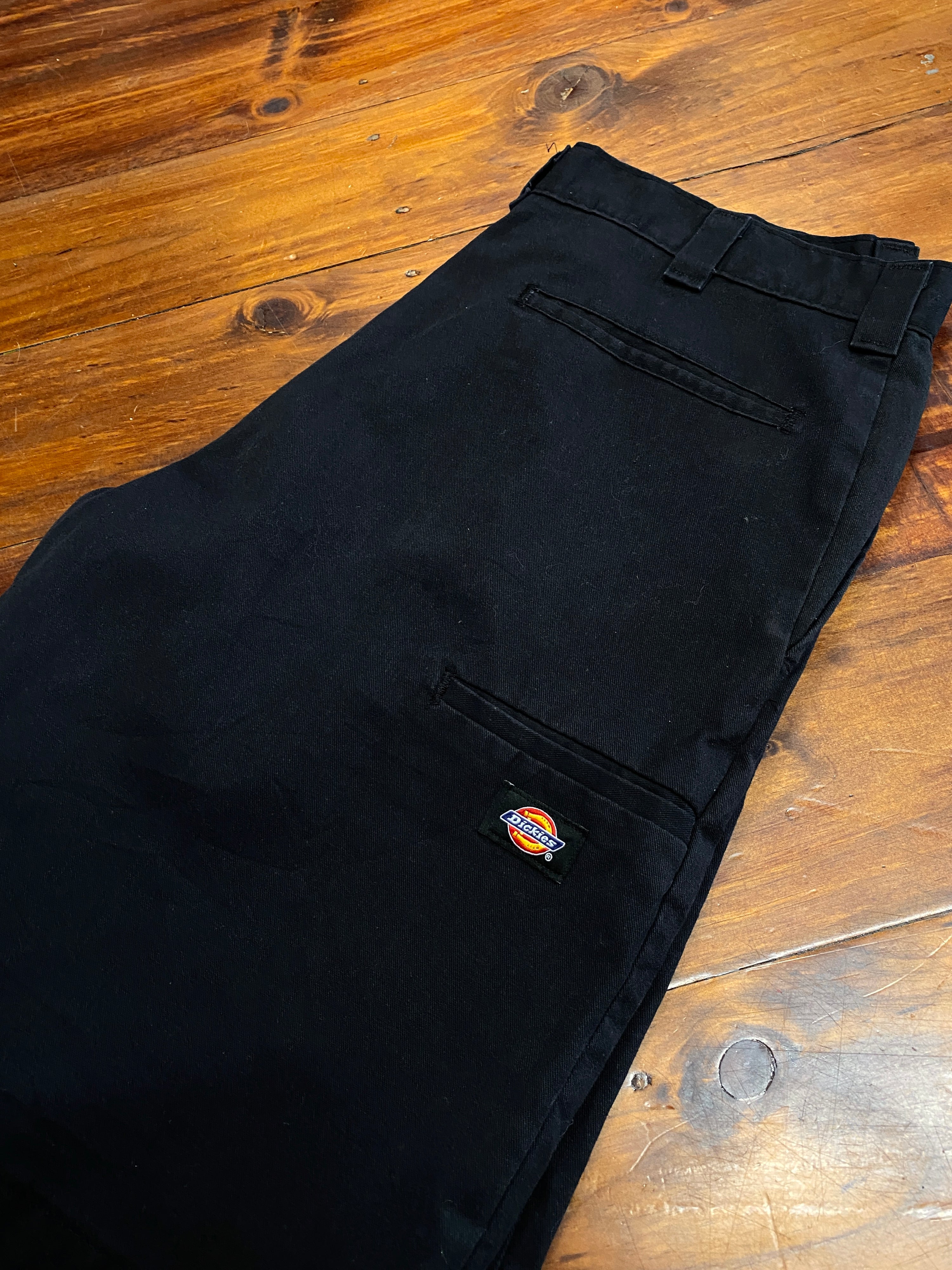 32 - Dickies Black Smart Shorts S308