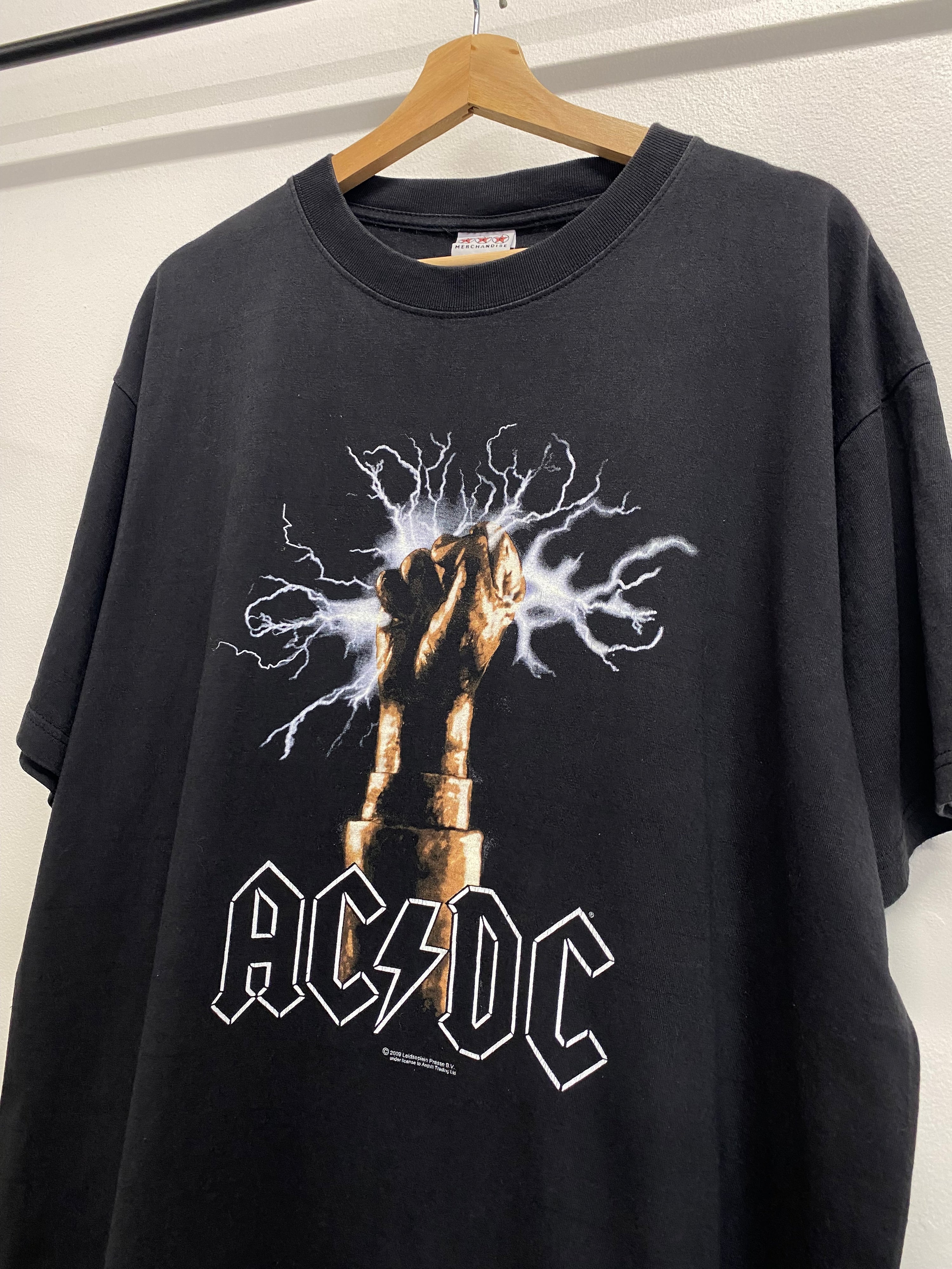 [XL] 2009 ACDC Stiff Upper Lip DS