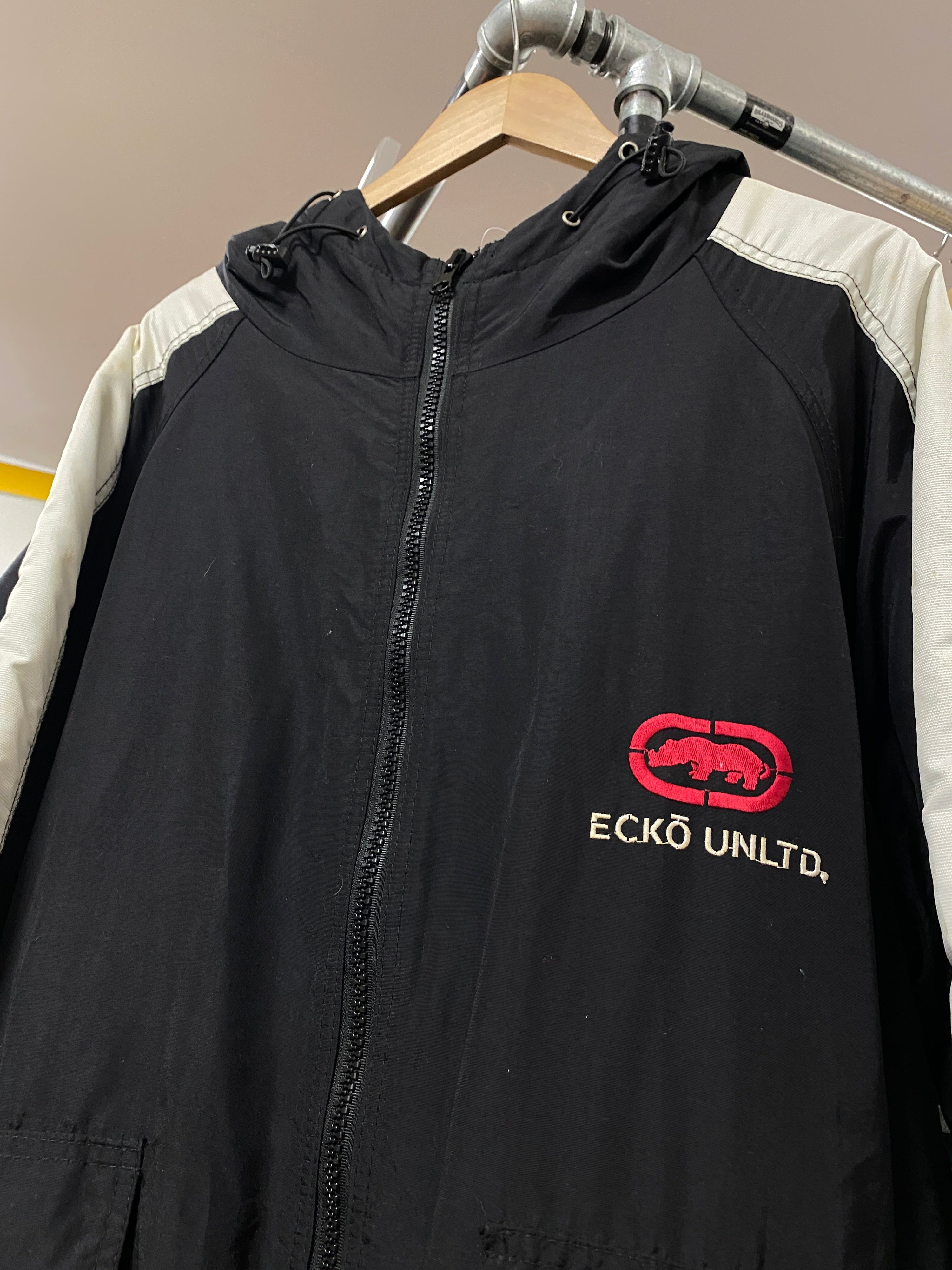 XL - 2000s Ecko Unltd Reversable Spray/Fleece Jacket Blk/Whi