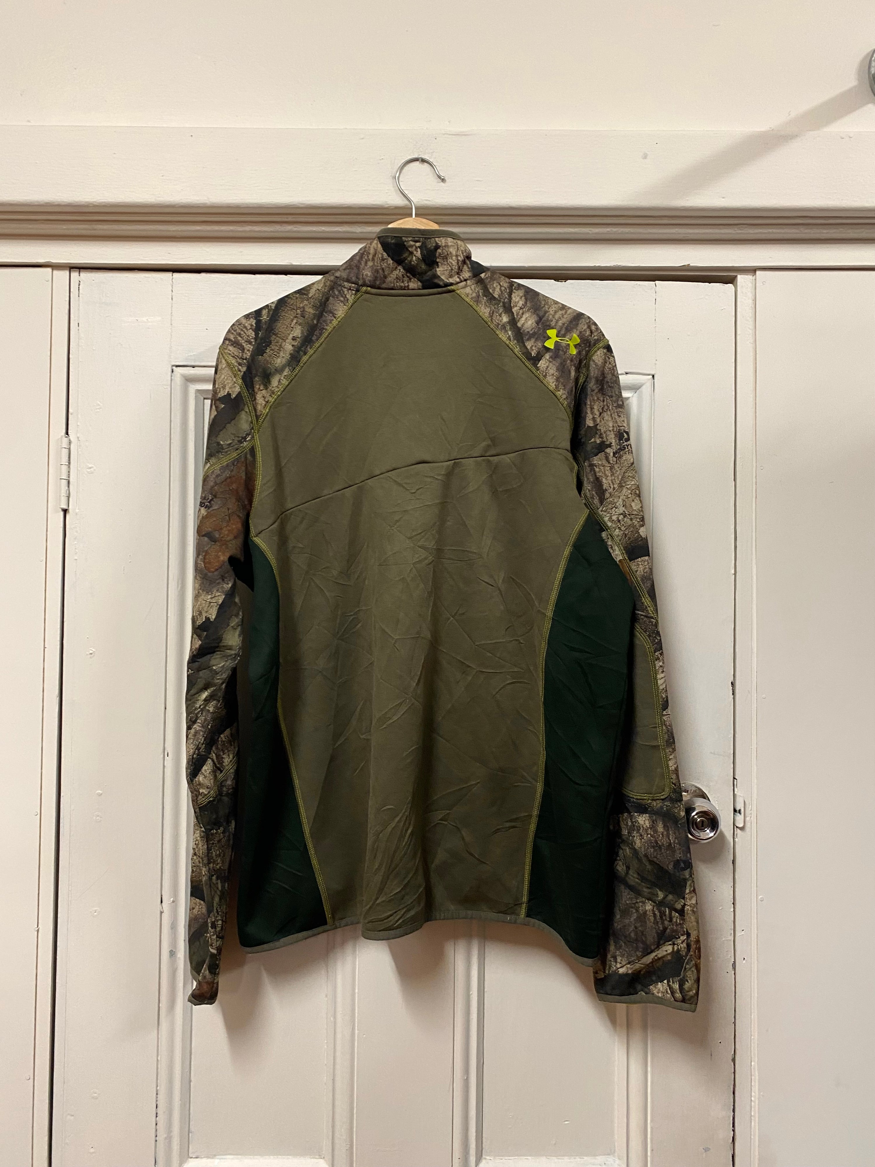 [L] Mossy Oak x Under Armour Camo Windbreaker