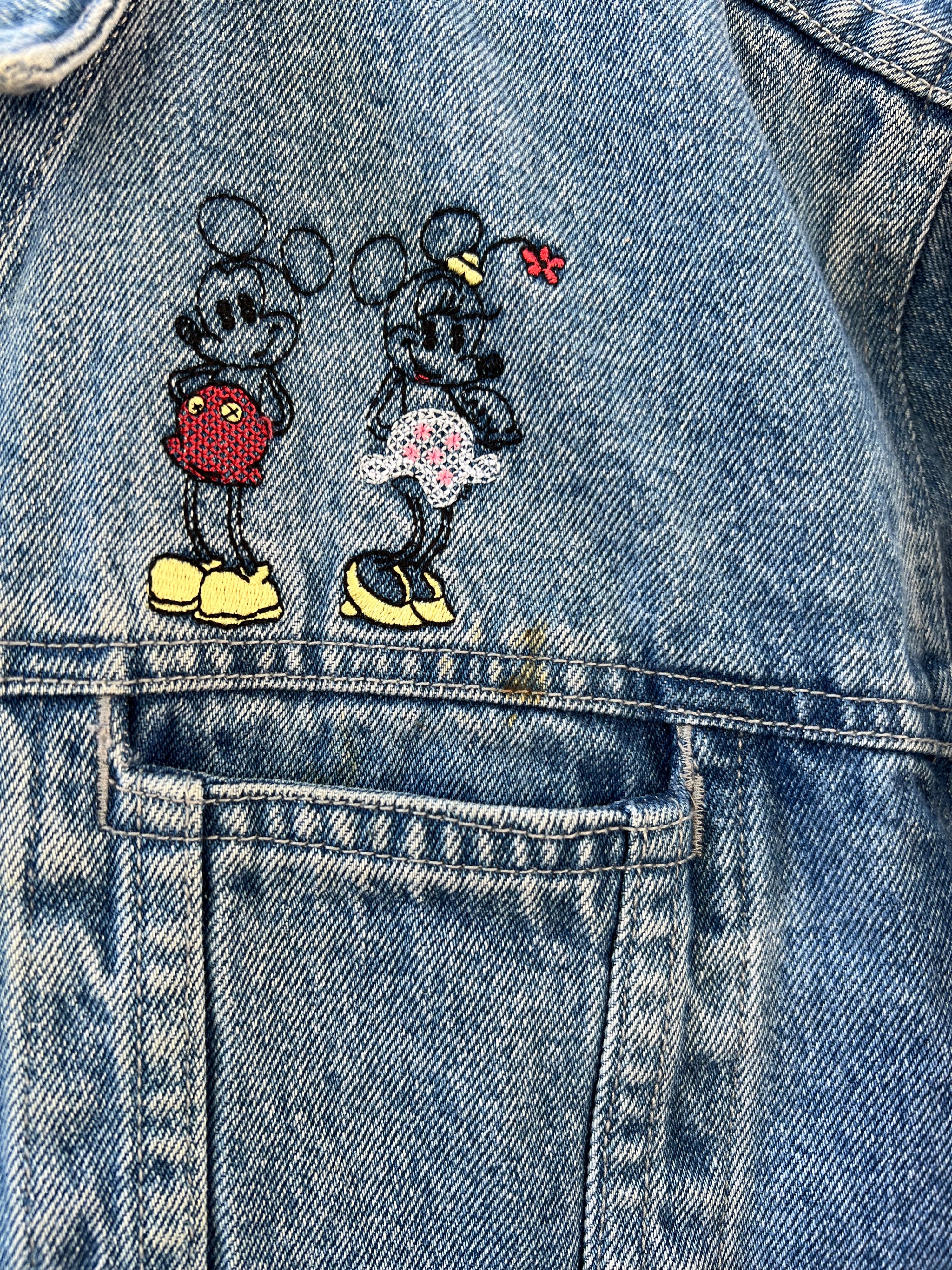 [L] Mickey And Minnie Mouse Embroidered Denim Jacket