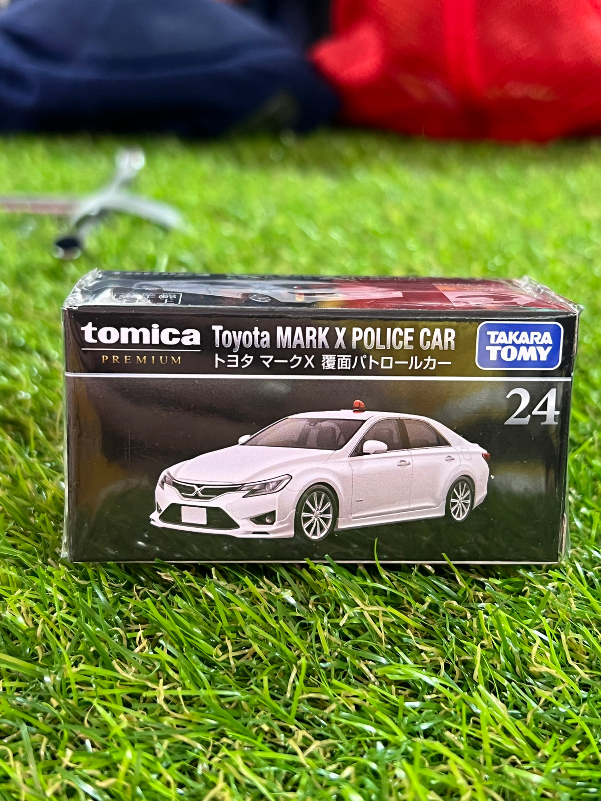 Tomy Premium 24 Toyota Mark X Police Car
