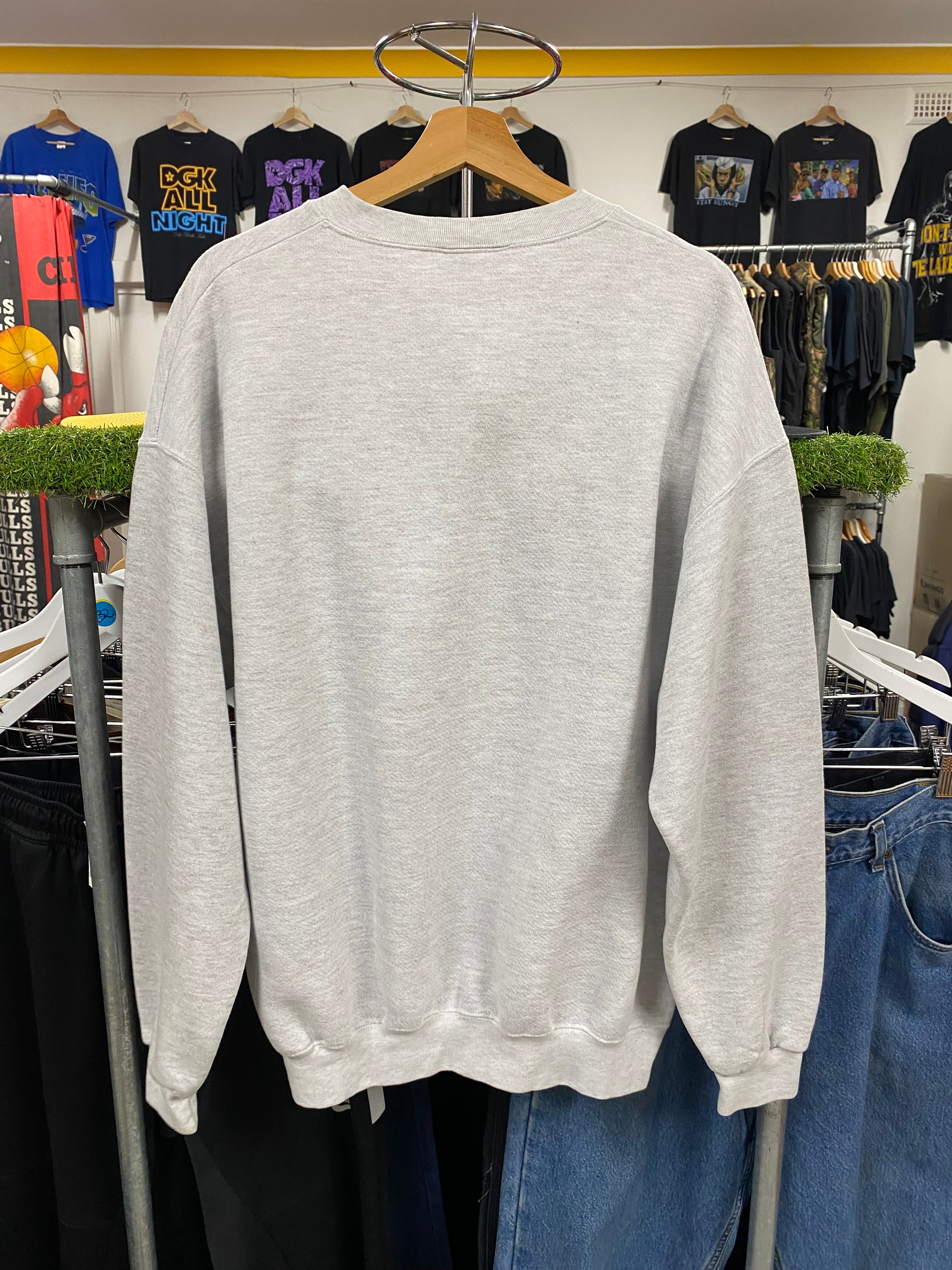 [L] Embroidered Willowbrook Music Vintage Jumper