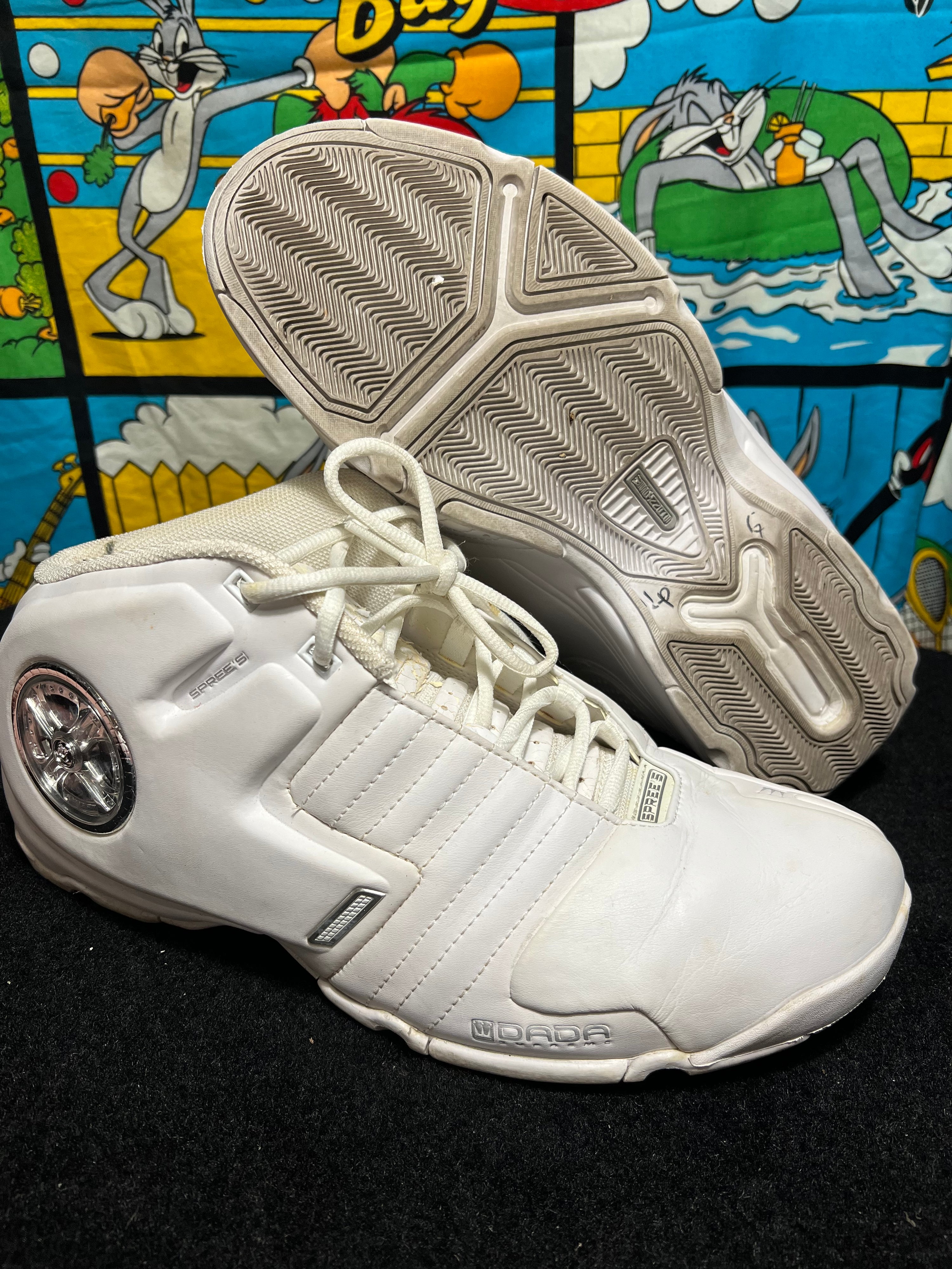 US13 - Rare 2000s DADA Basketball Pump Spinner Shoes USED