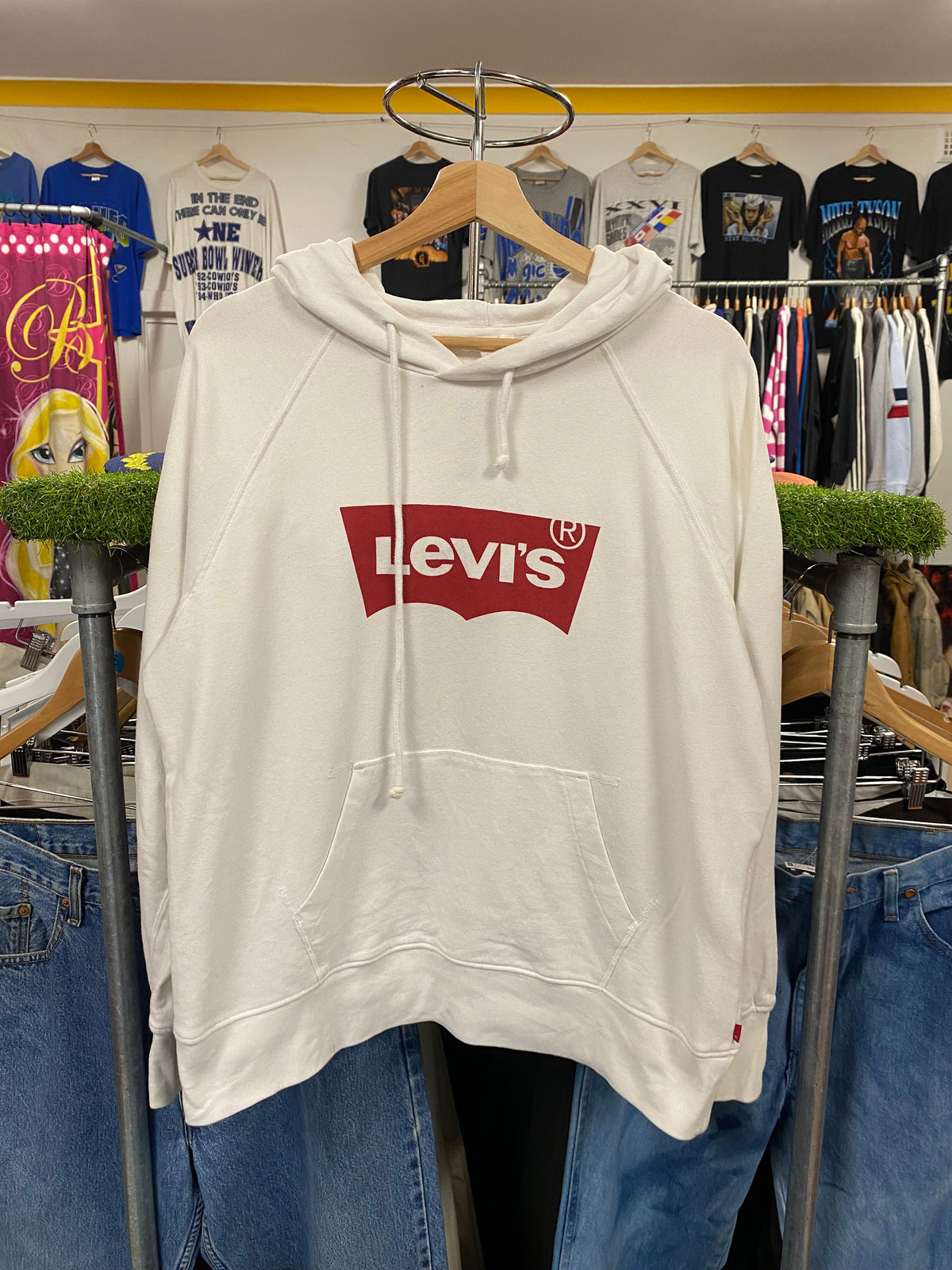 [S] Levis White Hoodie Red Logo