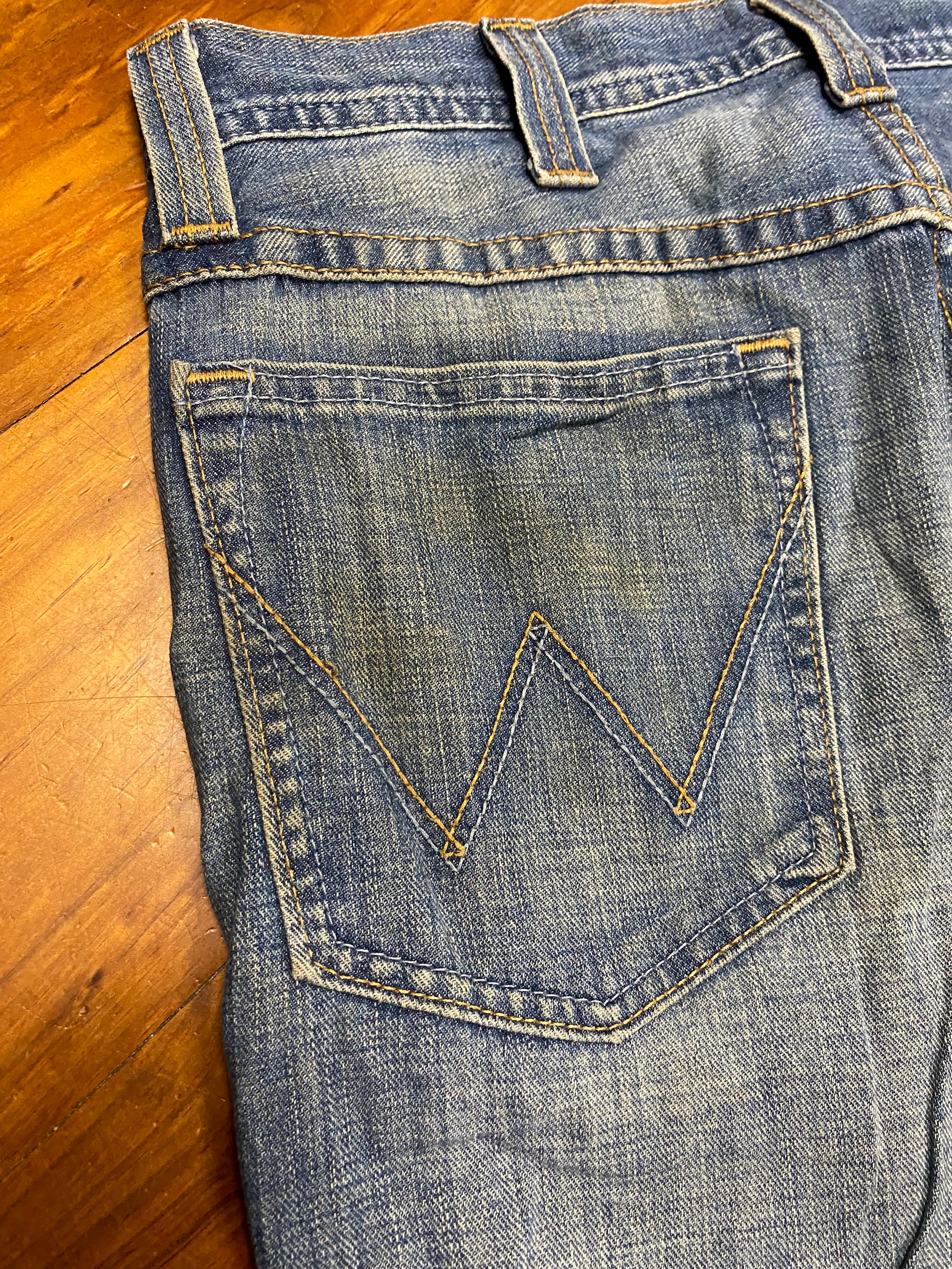 [32] Wrangler Faded Jeans WJ08