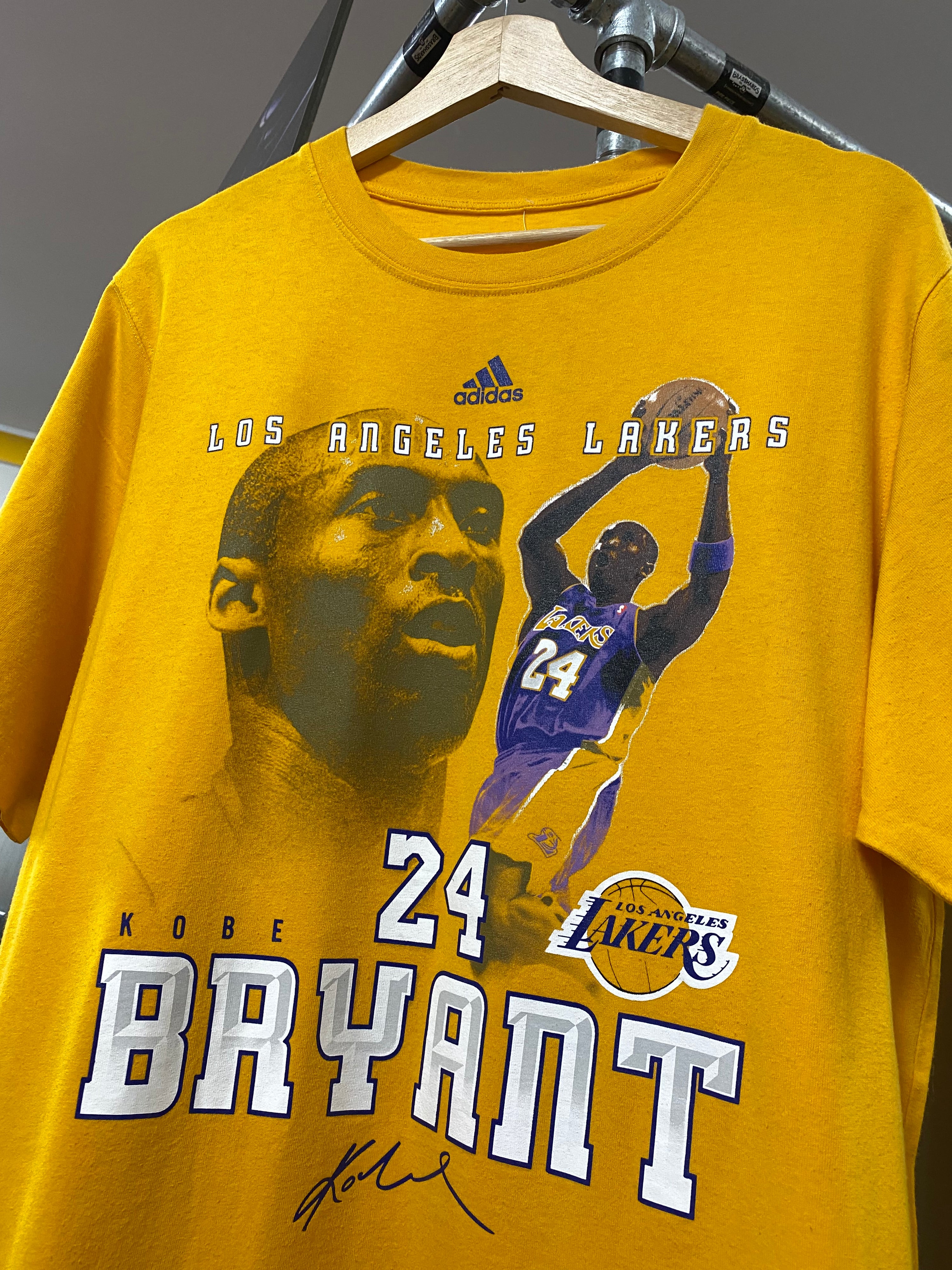 [XL] 2009 LA Lakers Kobe Bryant Yellow Tee