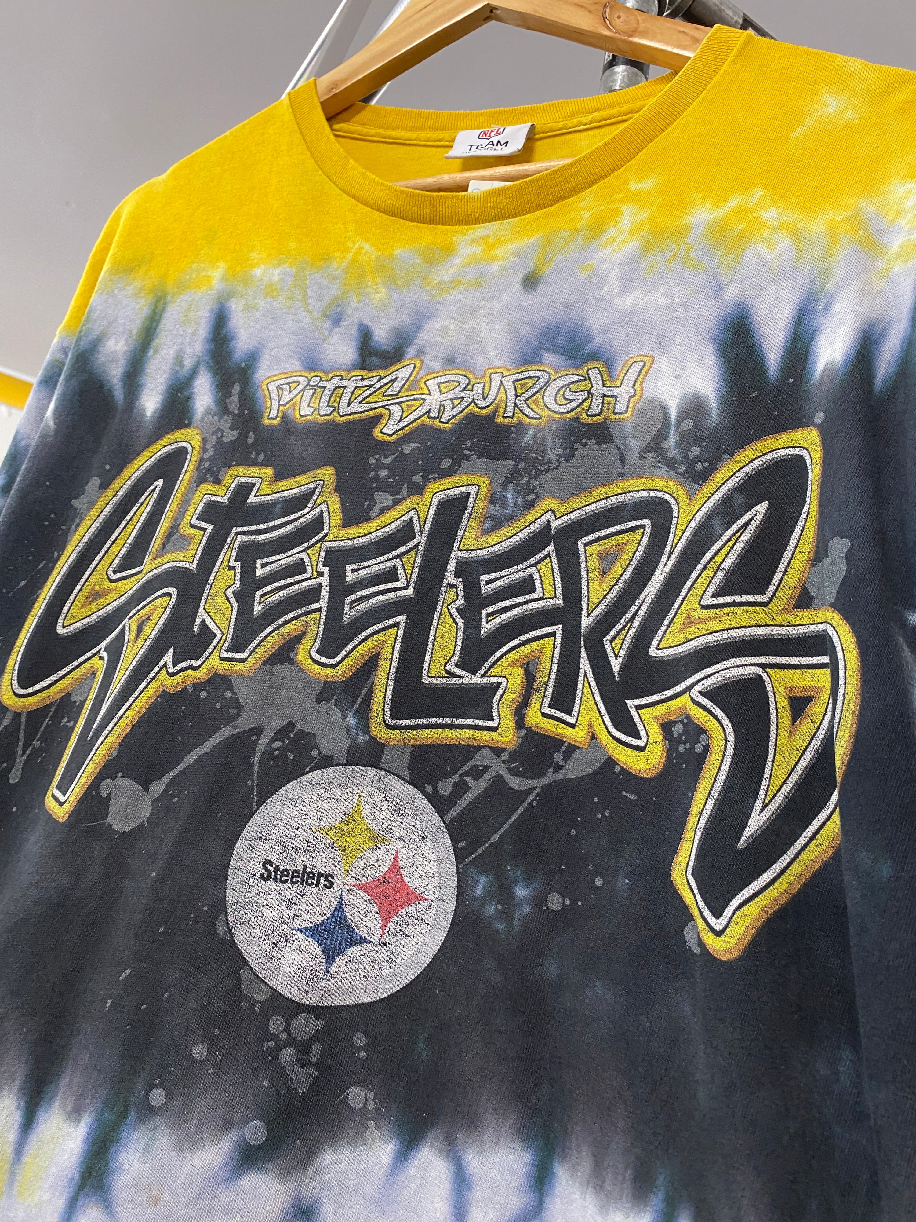 L - Pittsburgh Steelers Graffiti Tie Dye