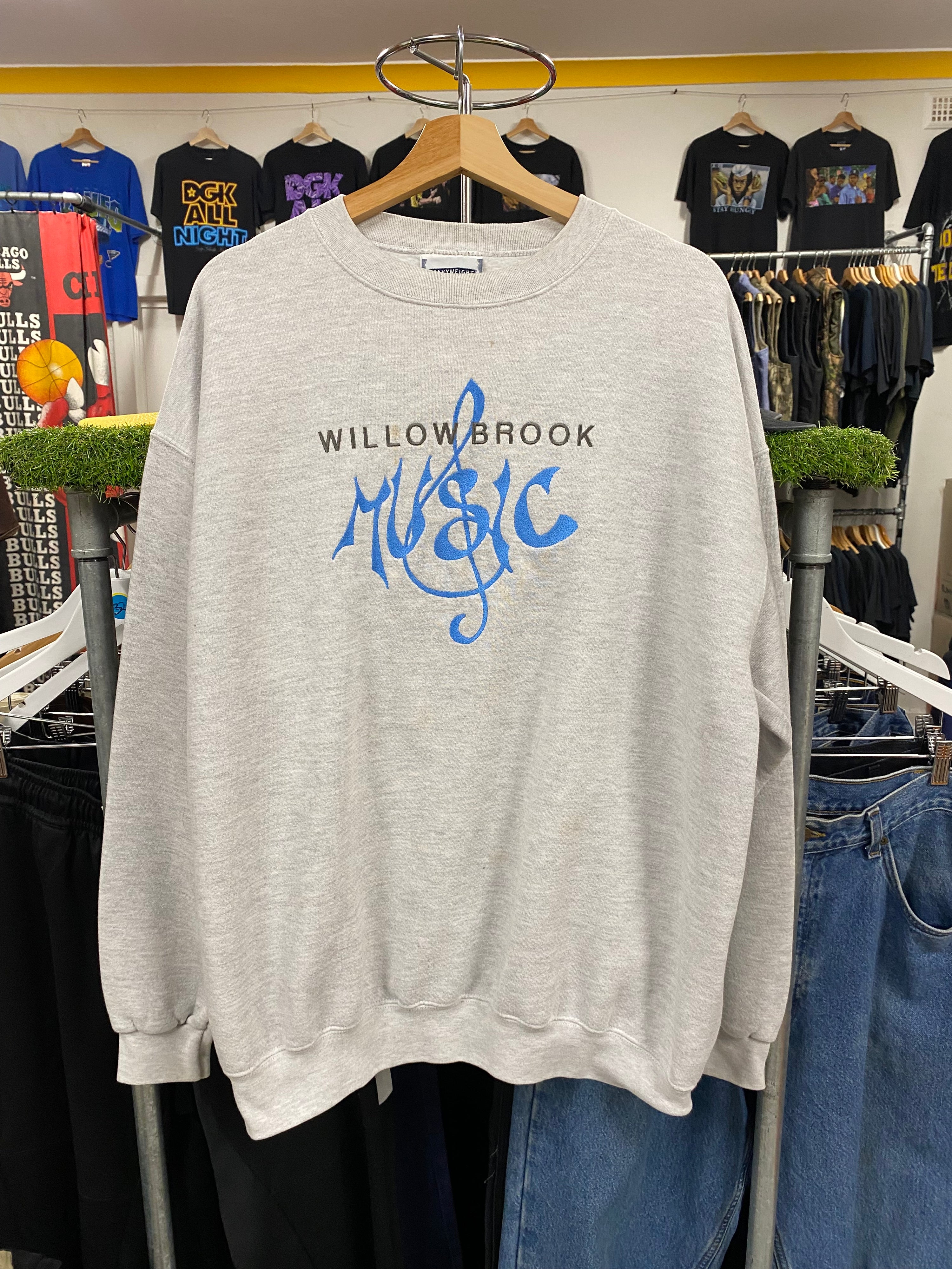 [L] Embroidered Willowbrook Music Vintage Jumper