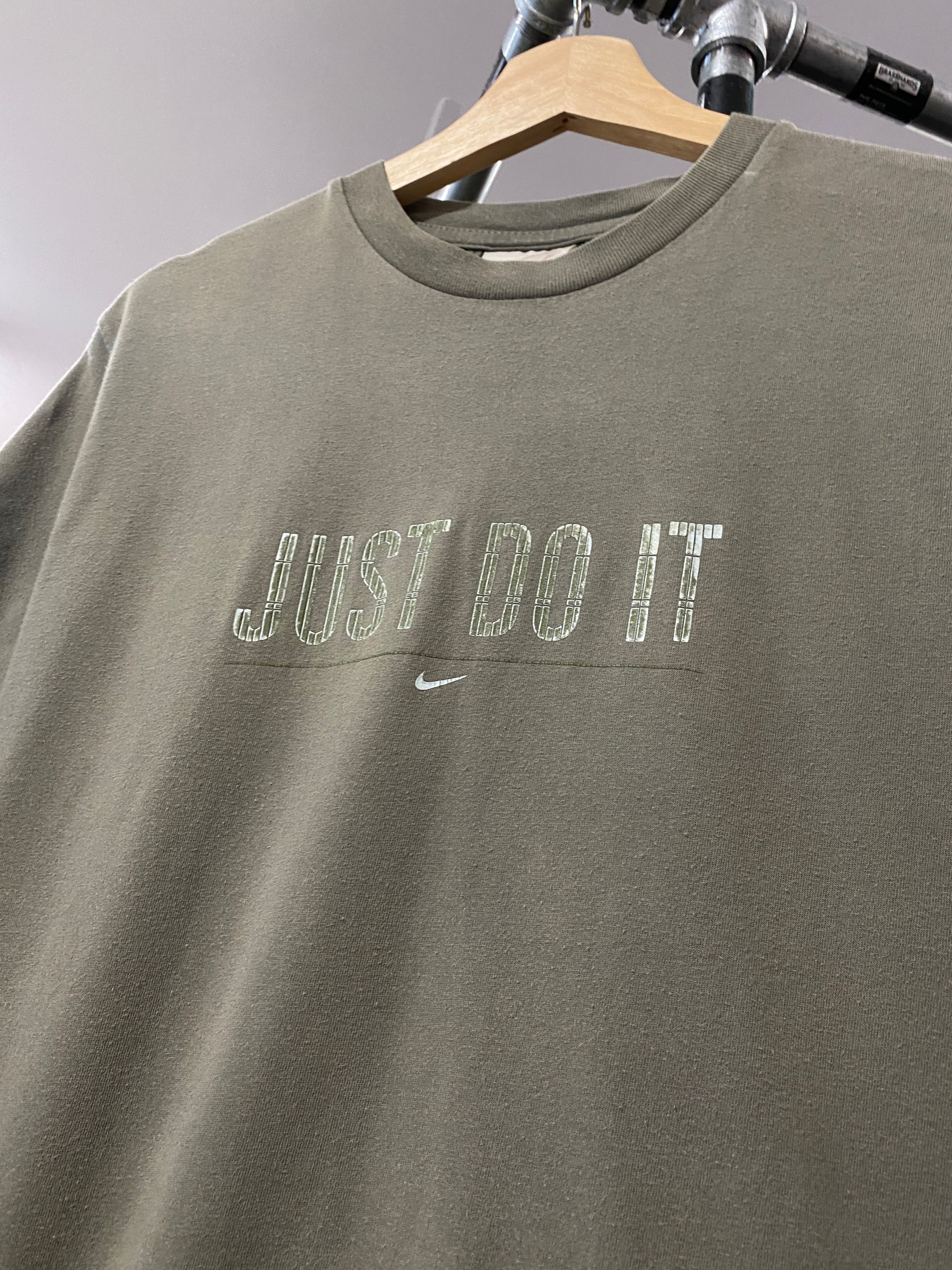 M - 2000s Nike Just Do It Olive Tee