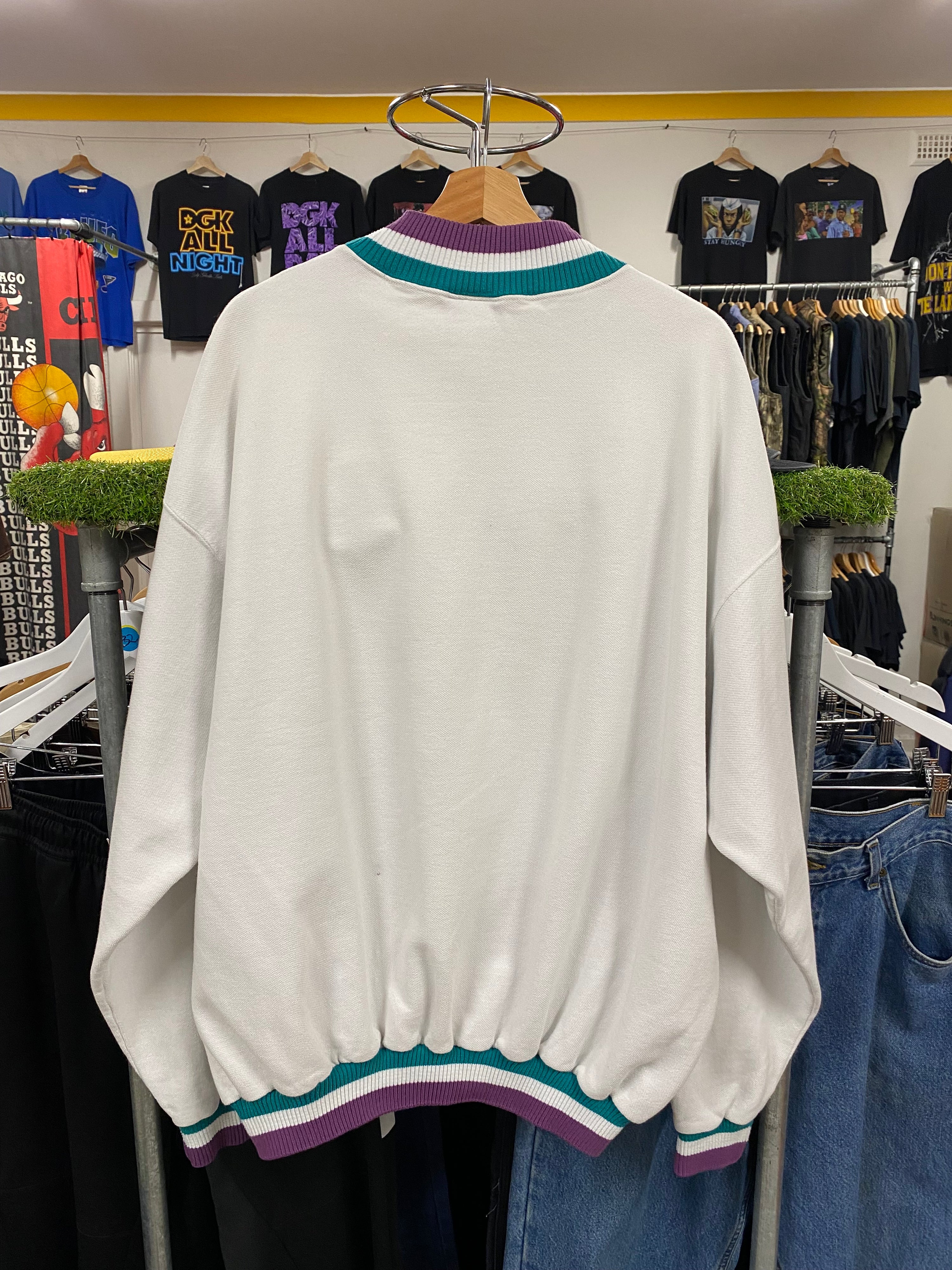 [XL] Vintage Caesars Casino White Jumper