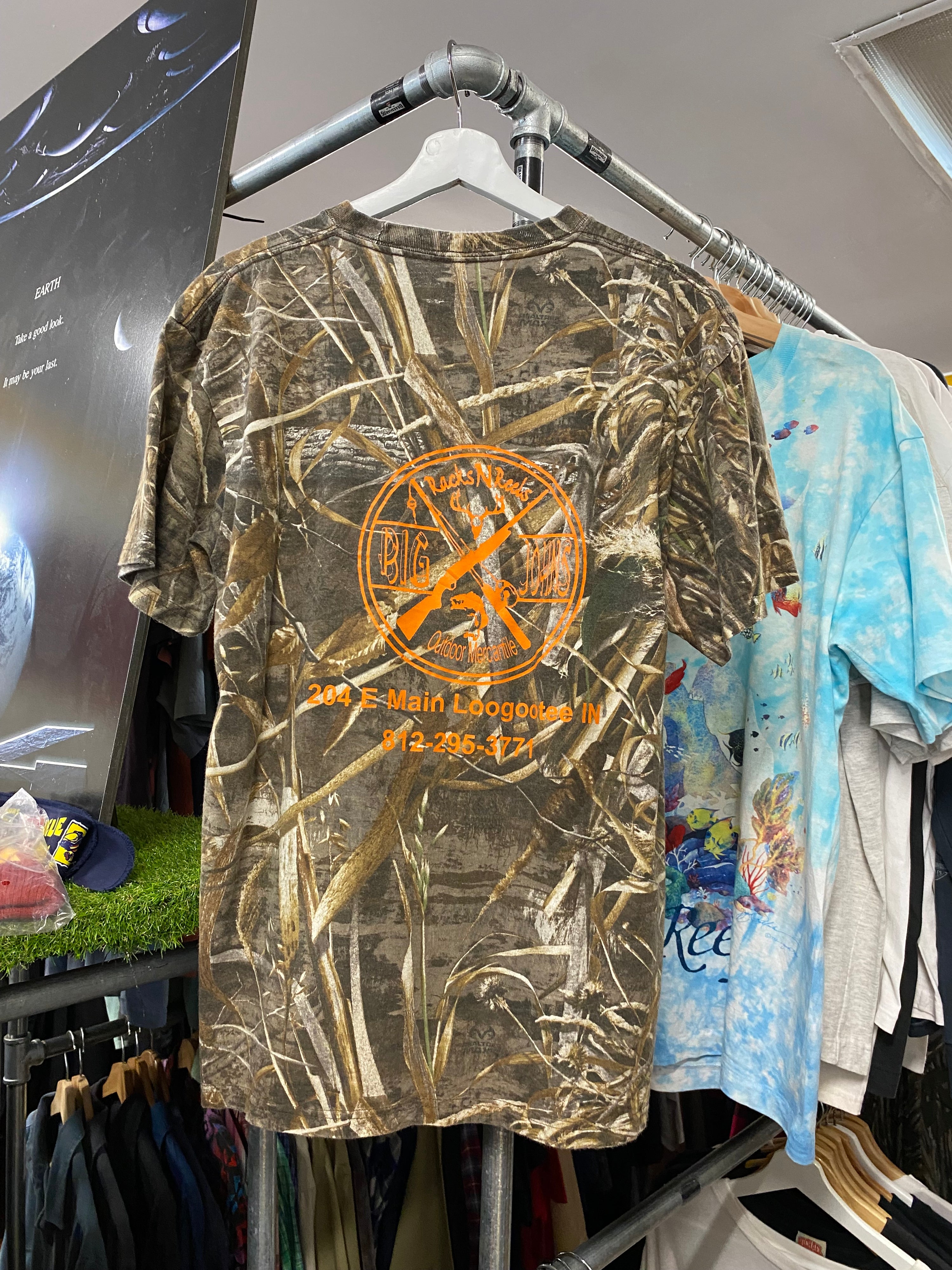 L - Big Johns Racks N Reels Realtree Tee DS