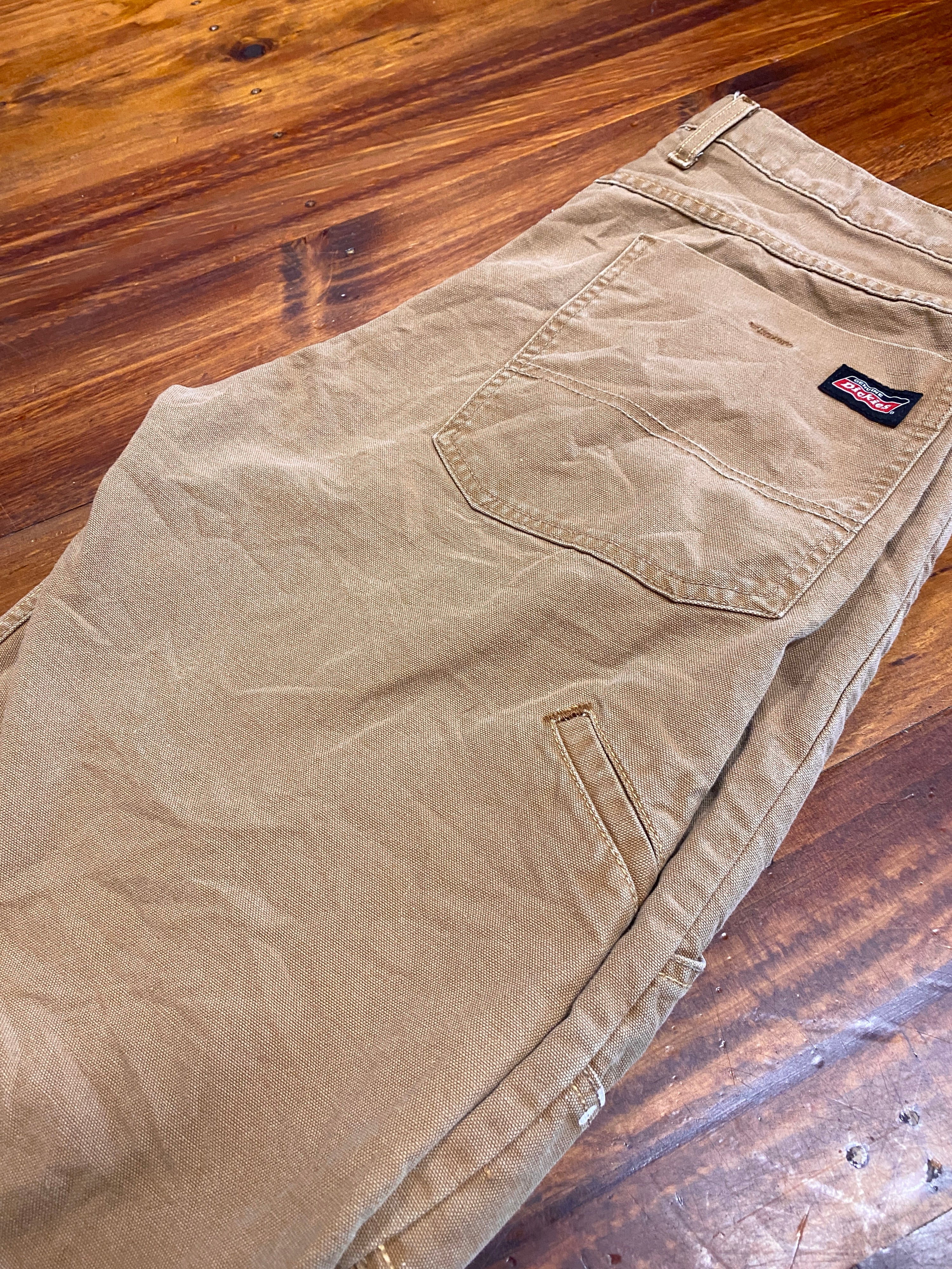 34 - Dickies Brown Carpenter Shorts Paint Marks