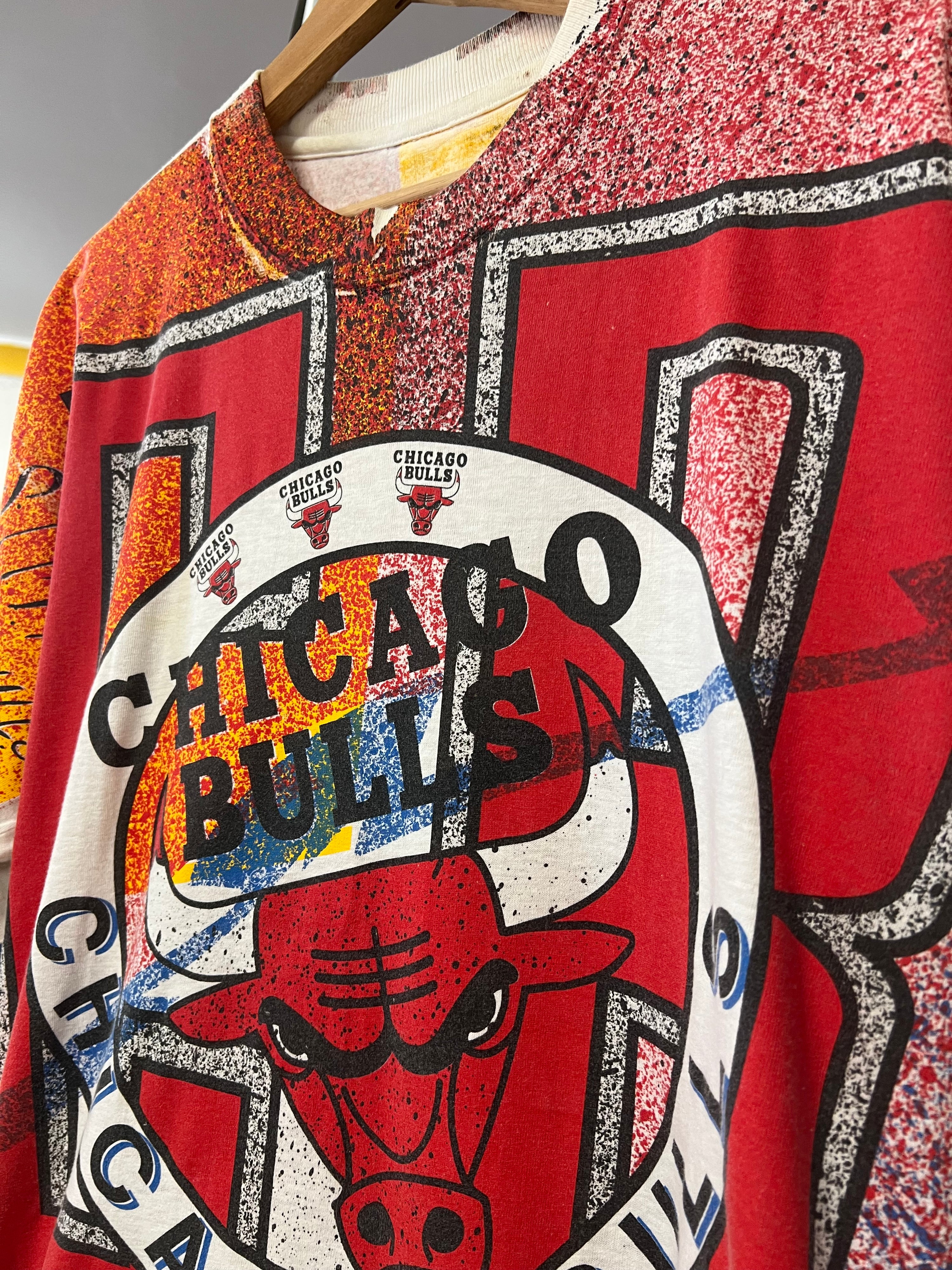 [L] Vintage Chicago Bulls All Over Print Tee