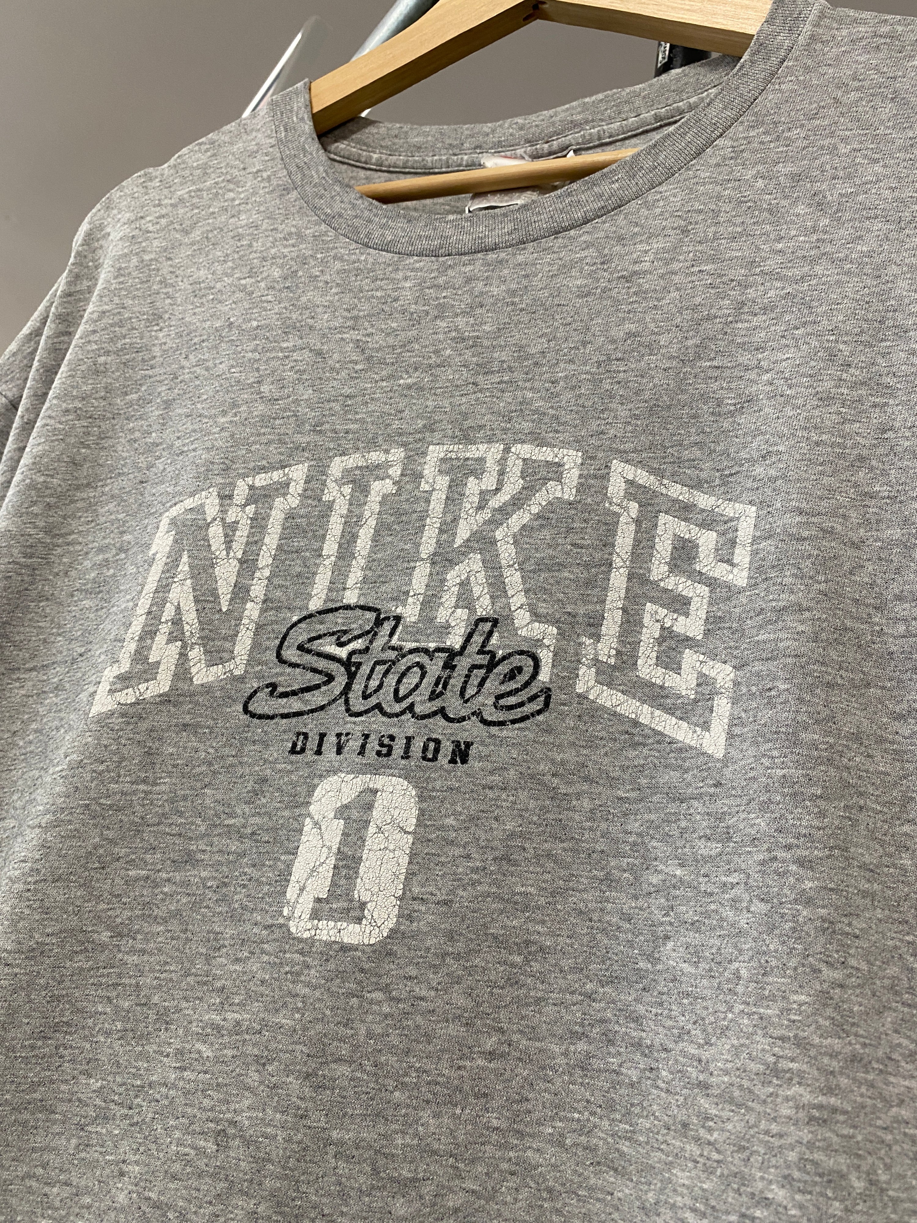 L - 2000s Nike State Division 1 Grey Tee