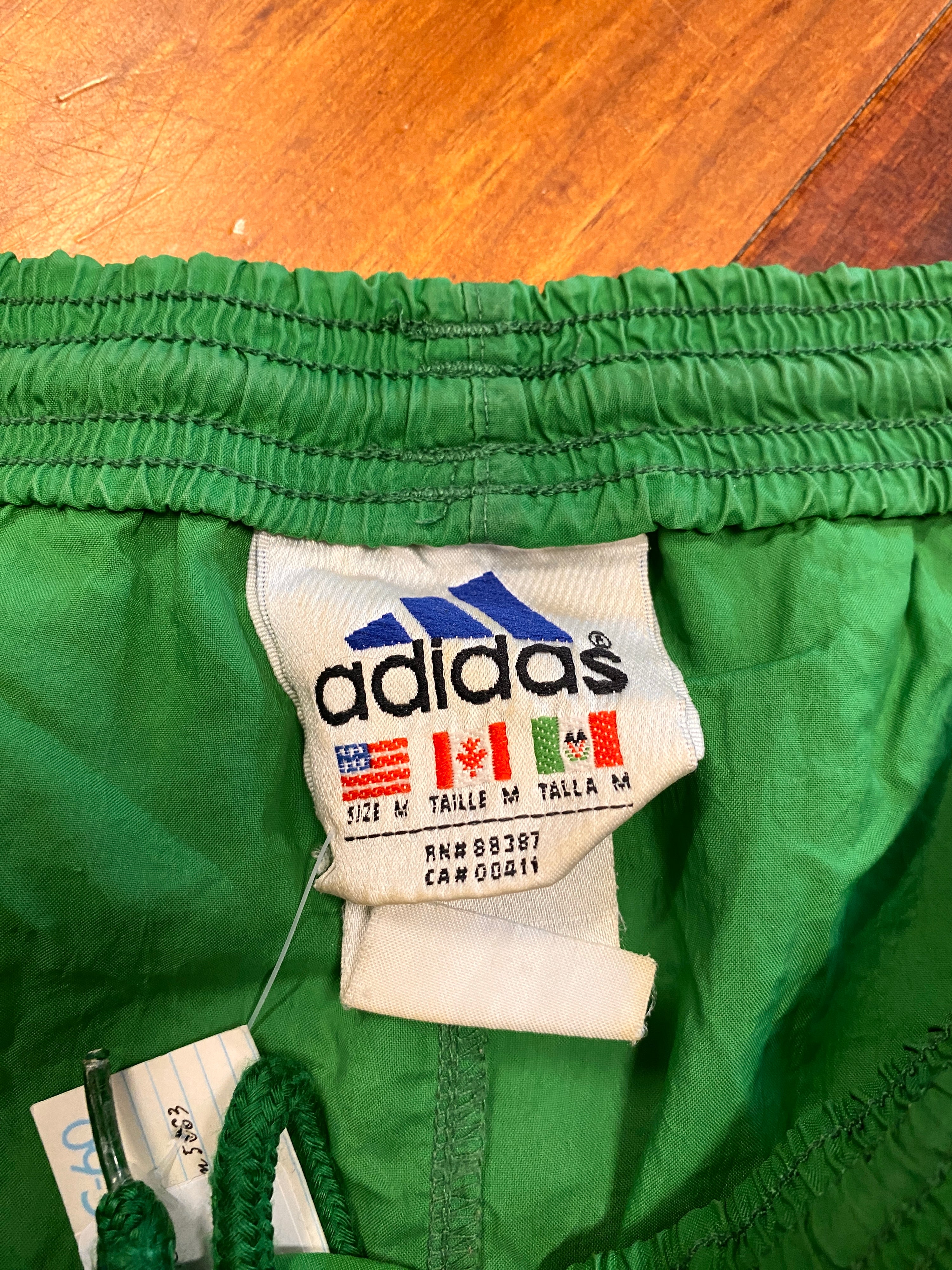 M - 90s Adidas Lightweight Shorts Green