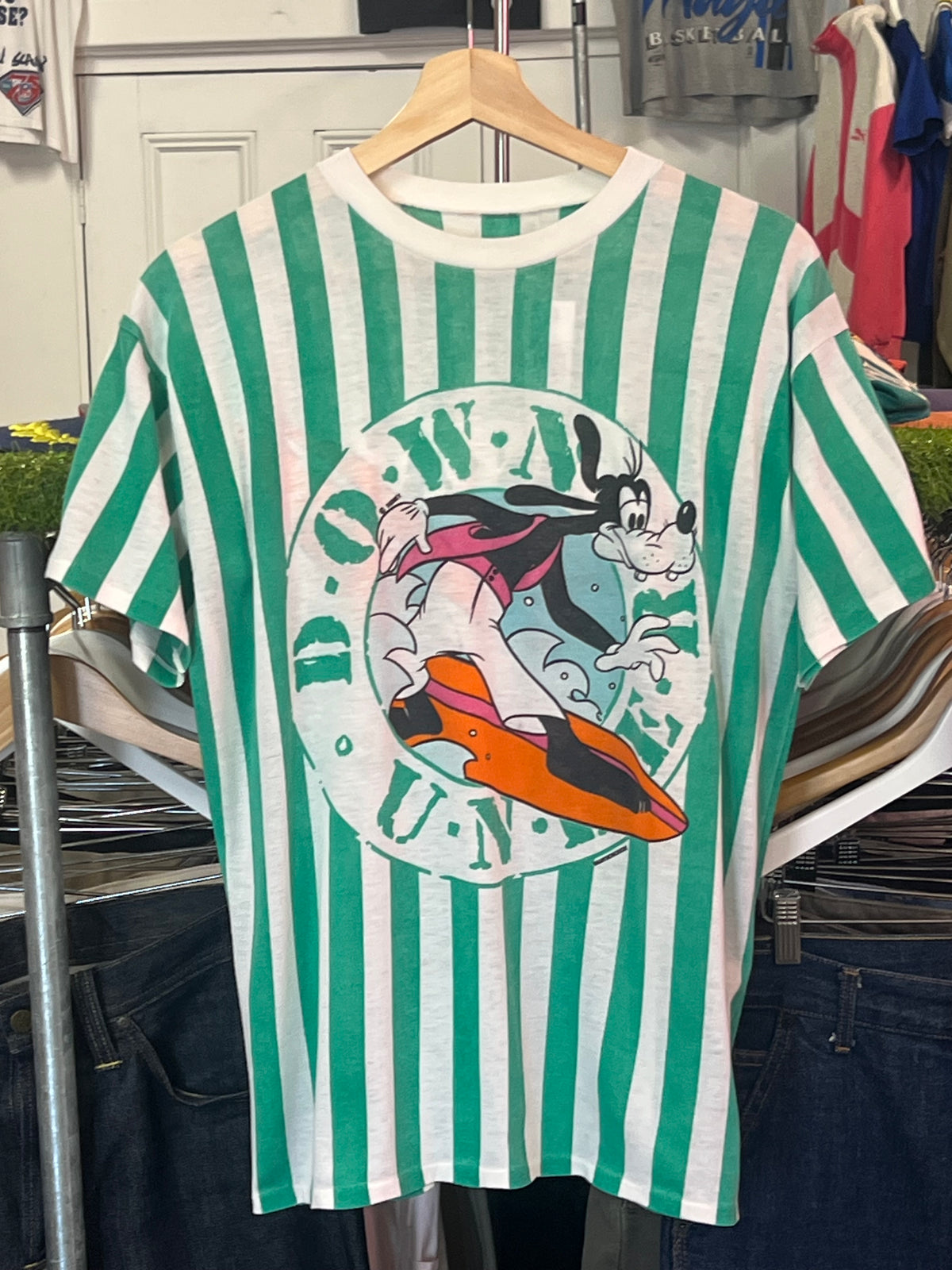 [M] 1980s Goofy Down Under Striped Tshirt