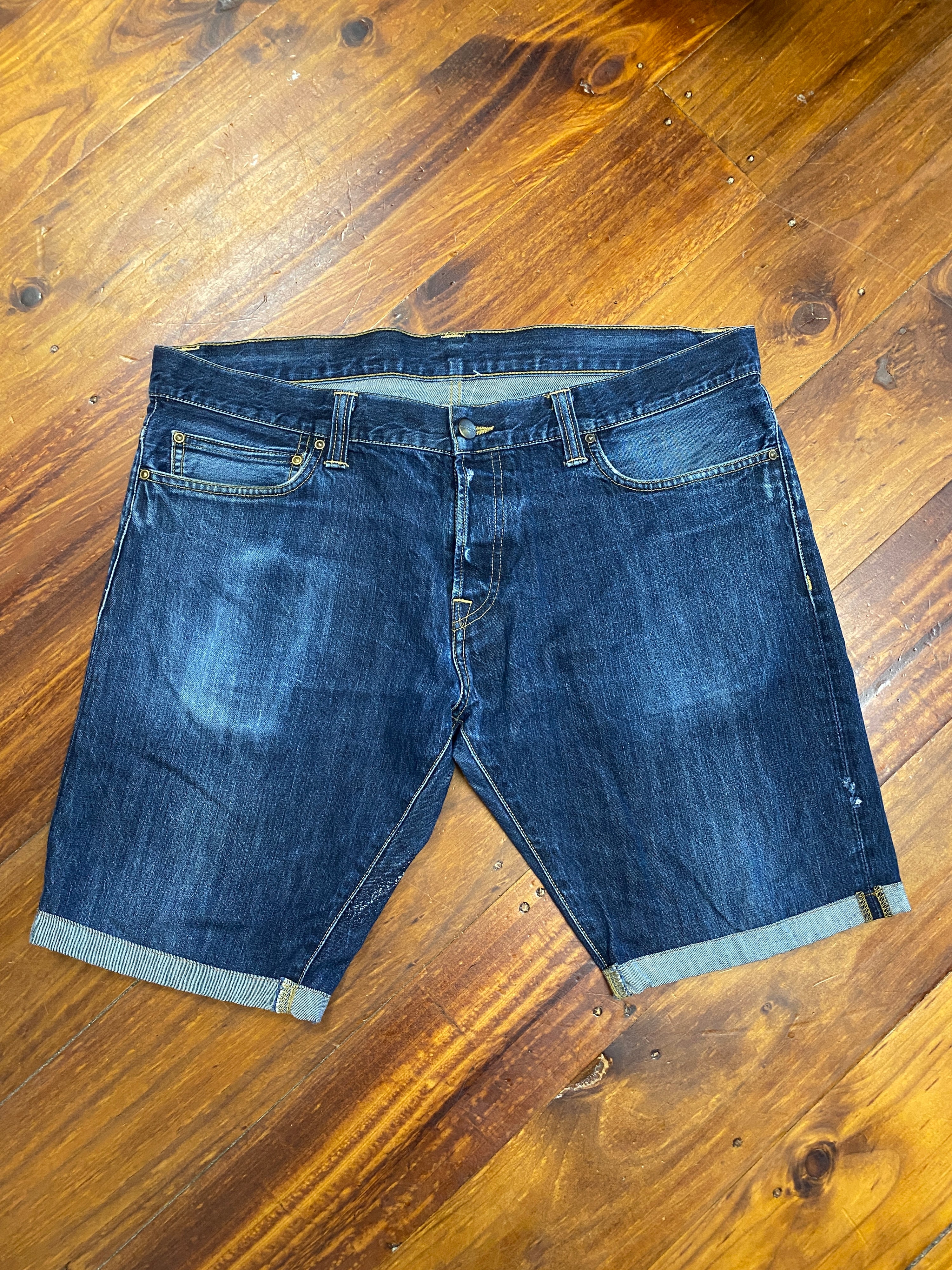 36 - Carhartt Buccaneer Cut Shorts DS157