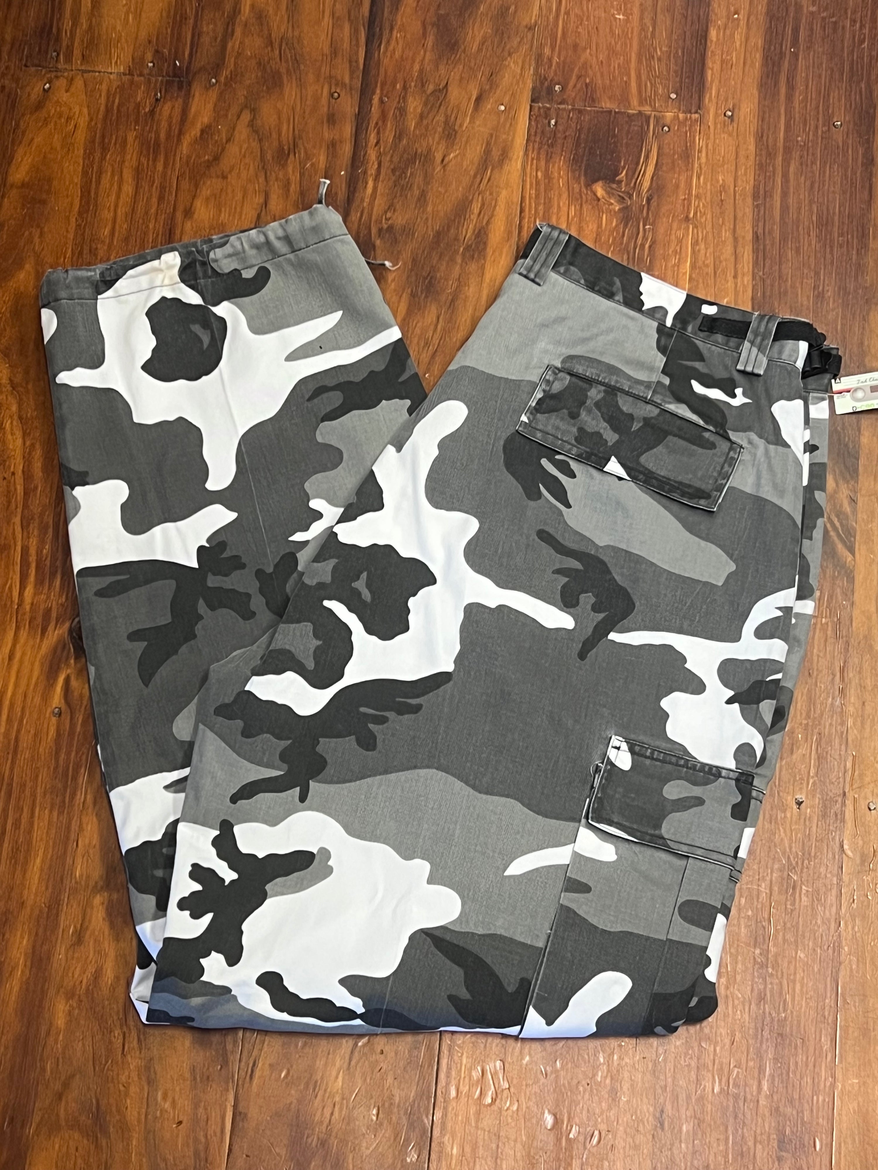 [40] Grey Camo Regal Wear Baggy Pants