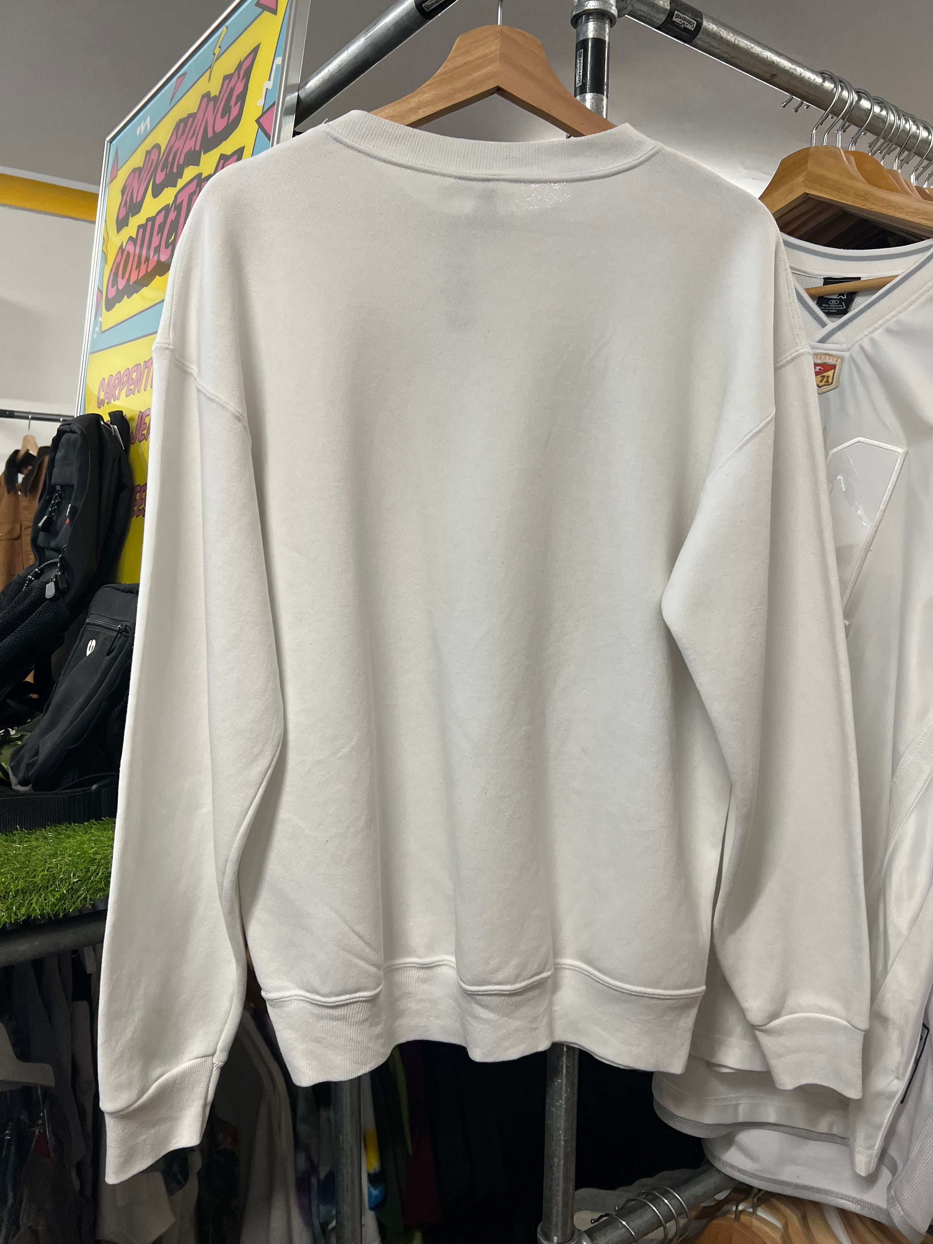 L - 1990s Gecko Lite A New Bug Beer White Jumper