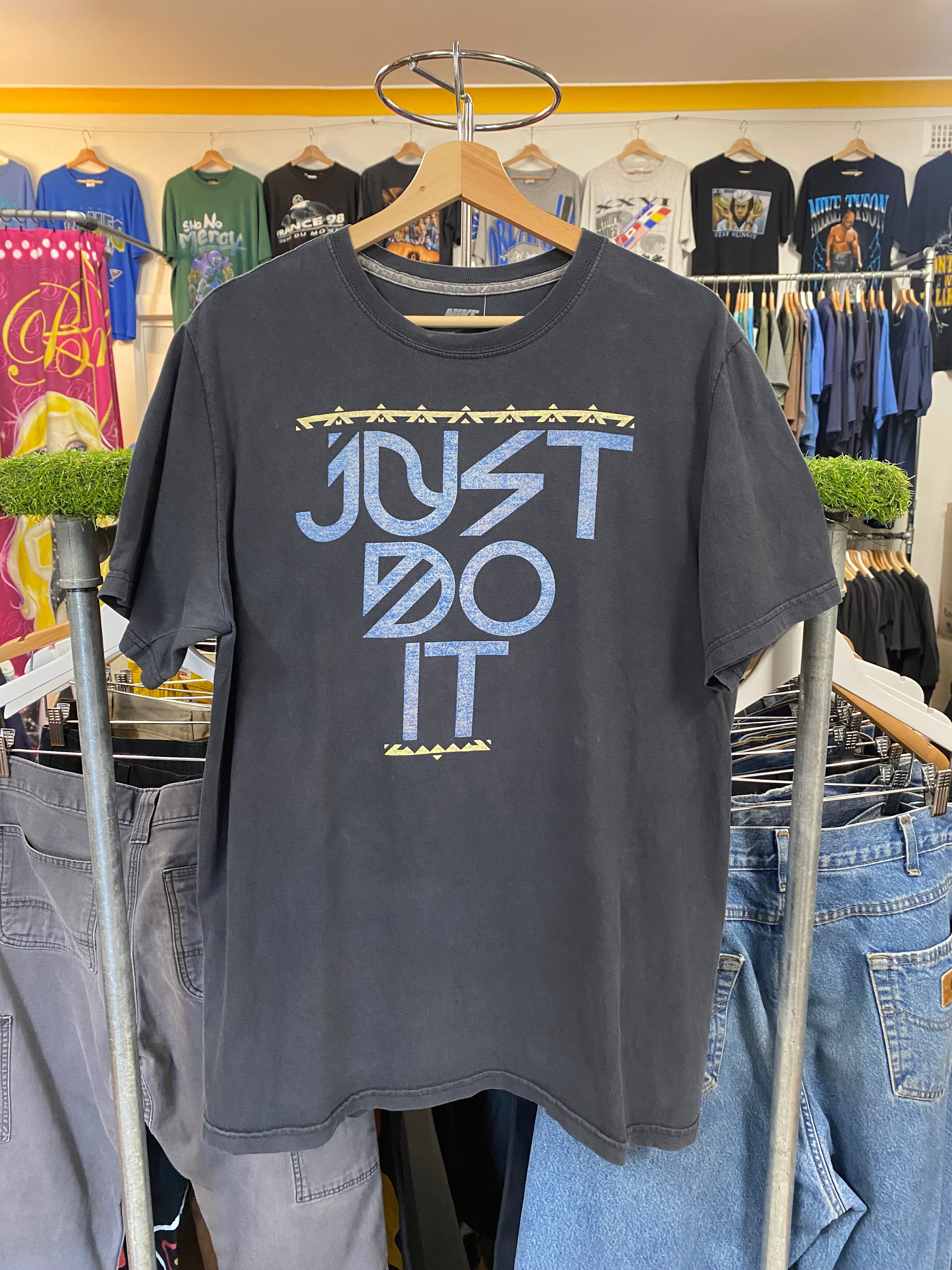 [L] Nike Betterworld 'Just Do It' Navy Tee