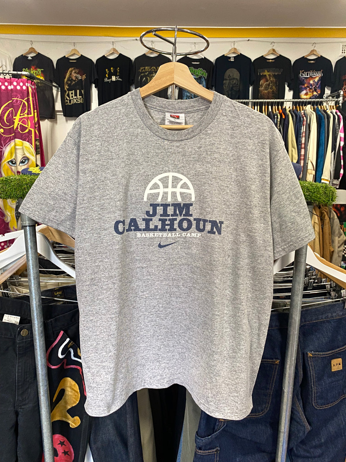 M - Nike Team x Jim Calhoun Basketball Camp Grey DS