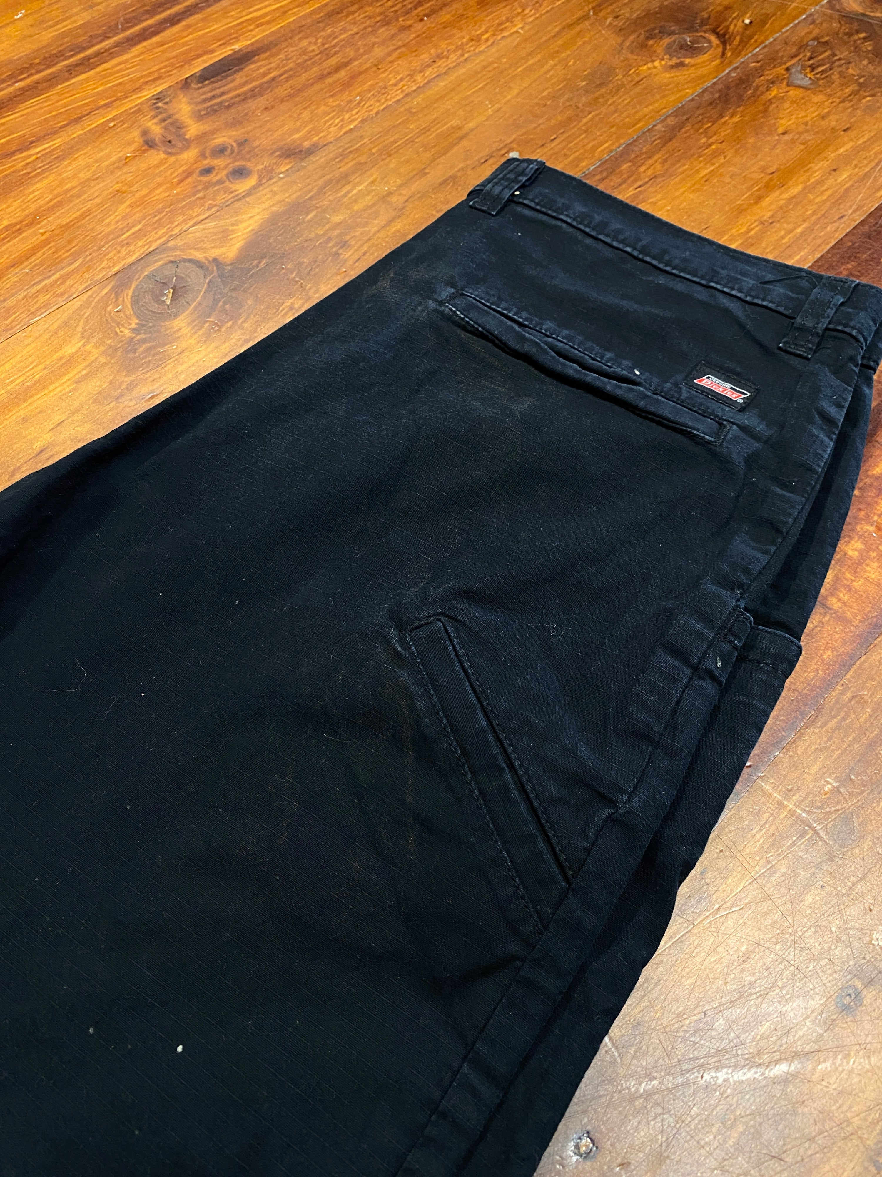 32 - Dickies Work Shorts Black S313