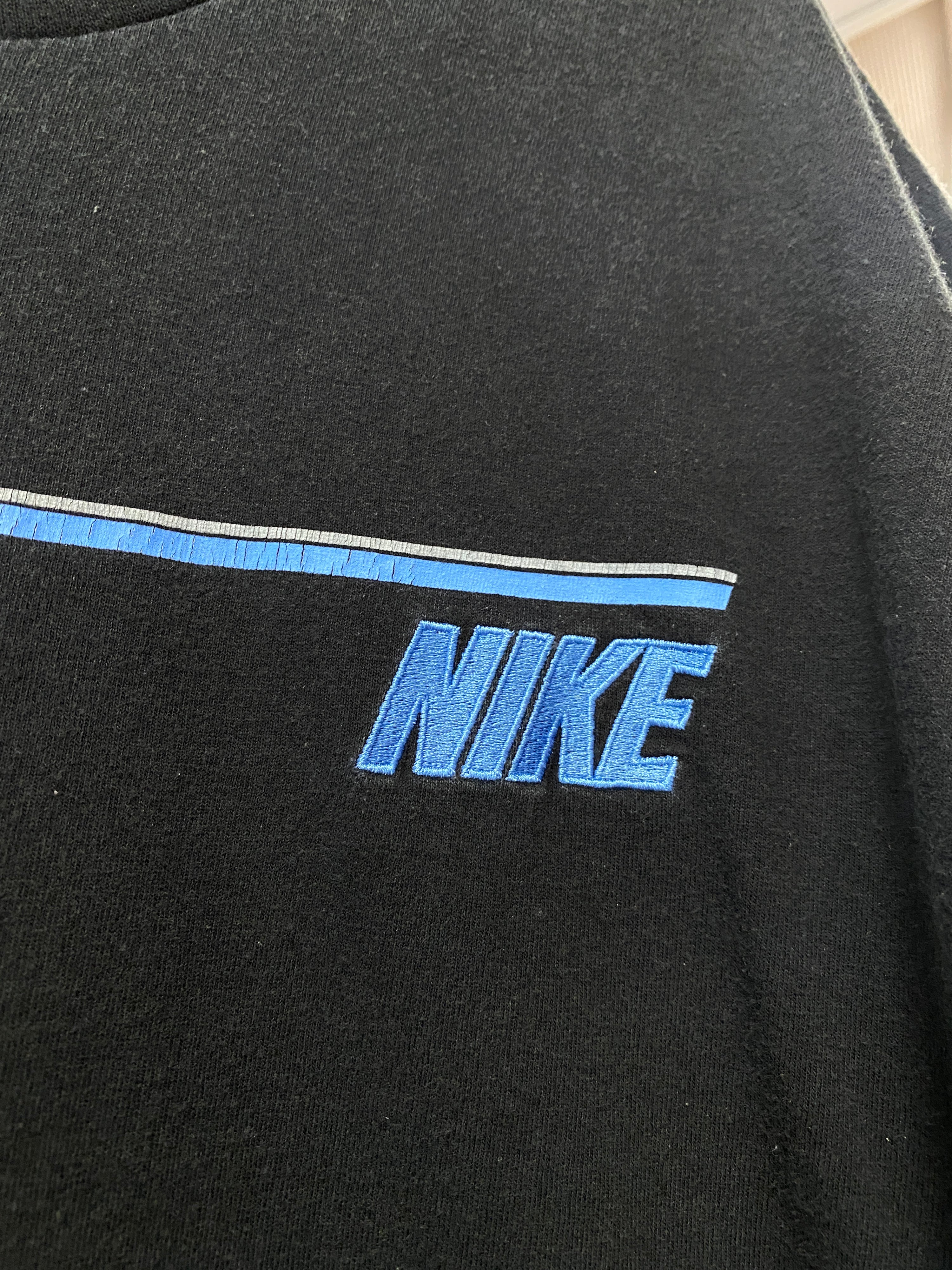 XL - 2000s Nike Black Tee Blue/Grey Stripe