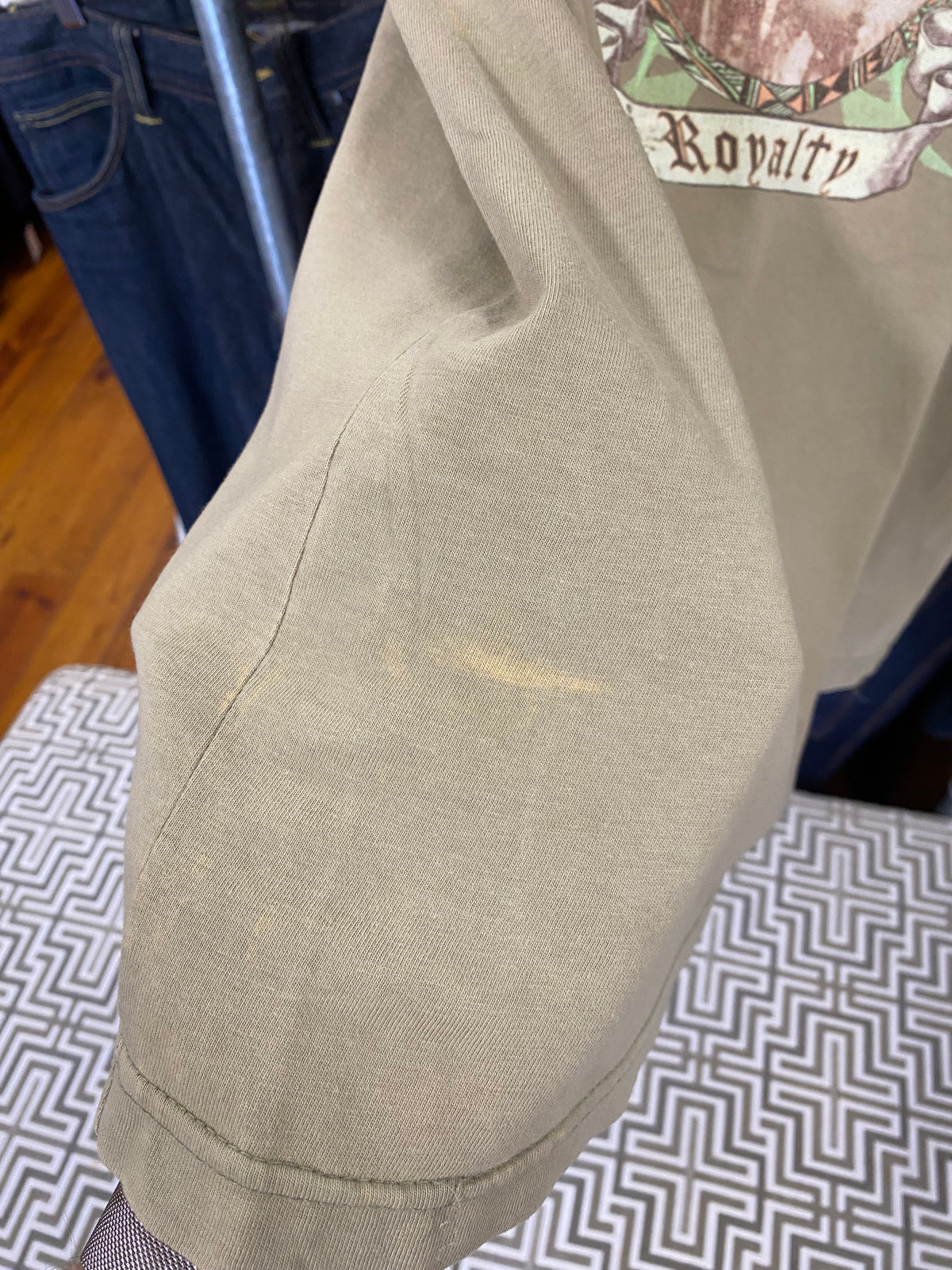 [L] Vintage Maui And Sons Distressed Royalty Double Sided Tshirt