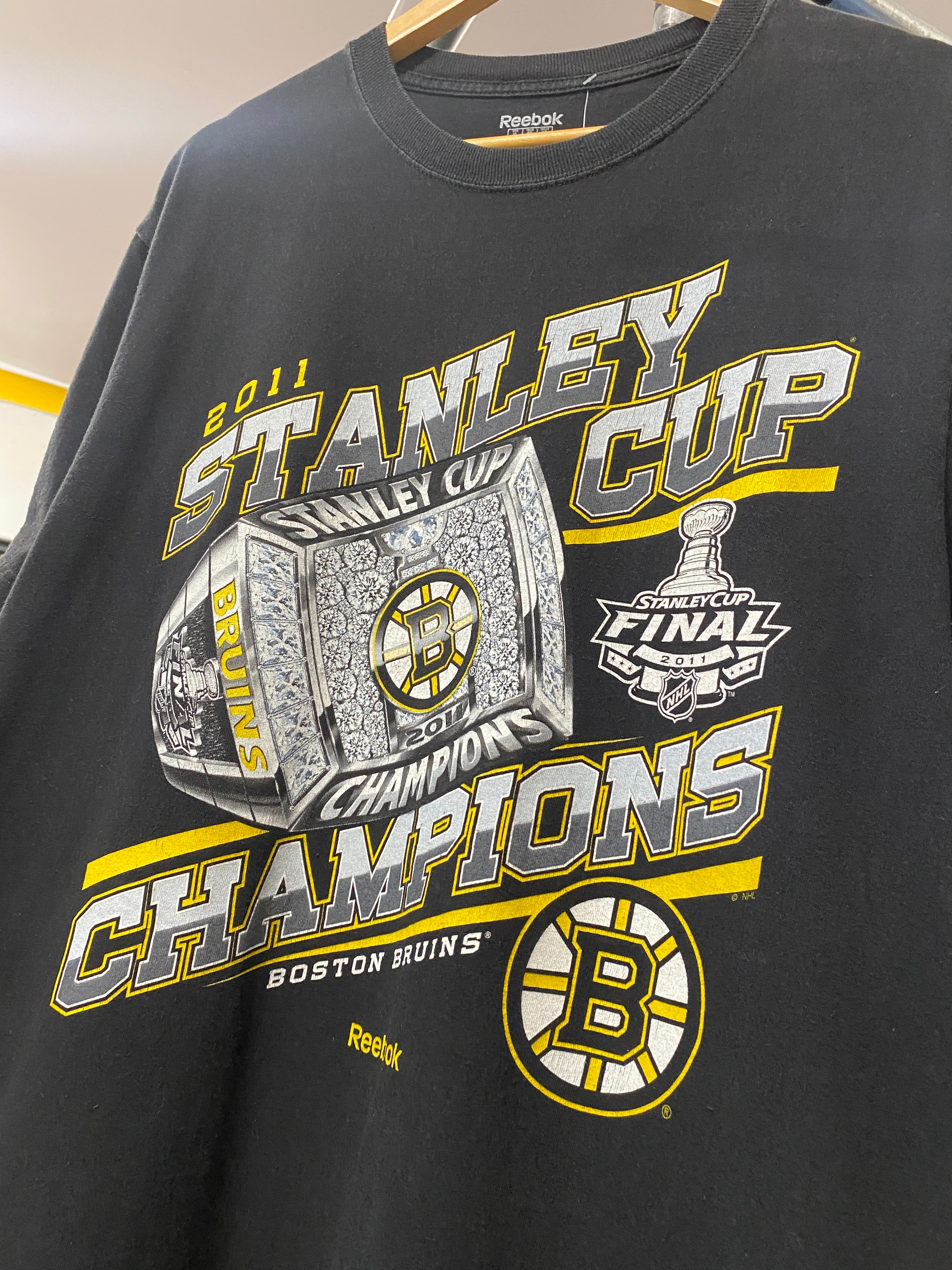 XL - 2011 Boston Bruins Stanley Cup Champions Big Print