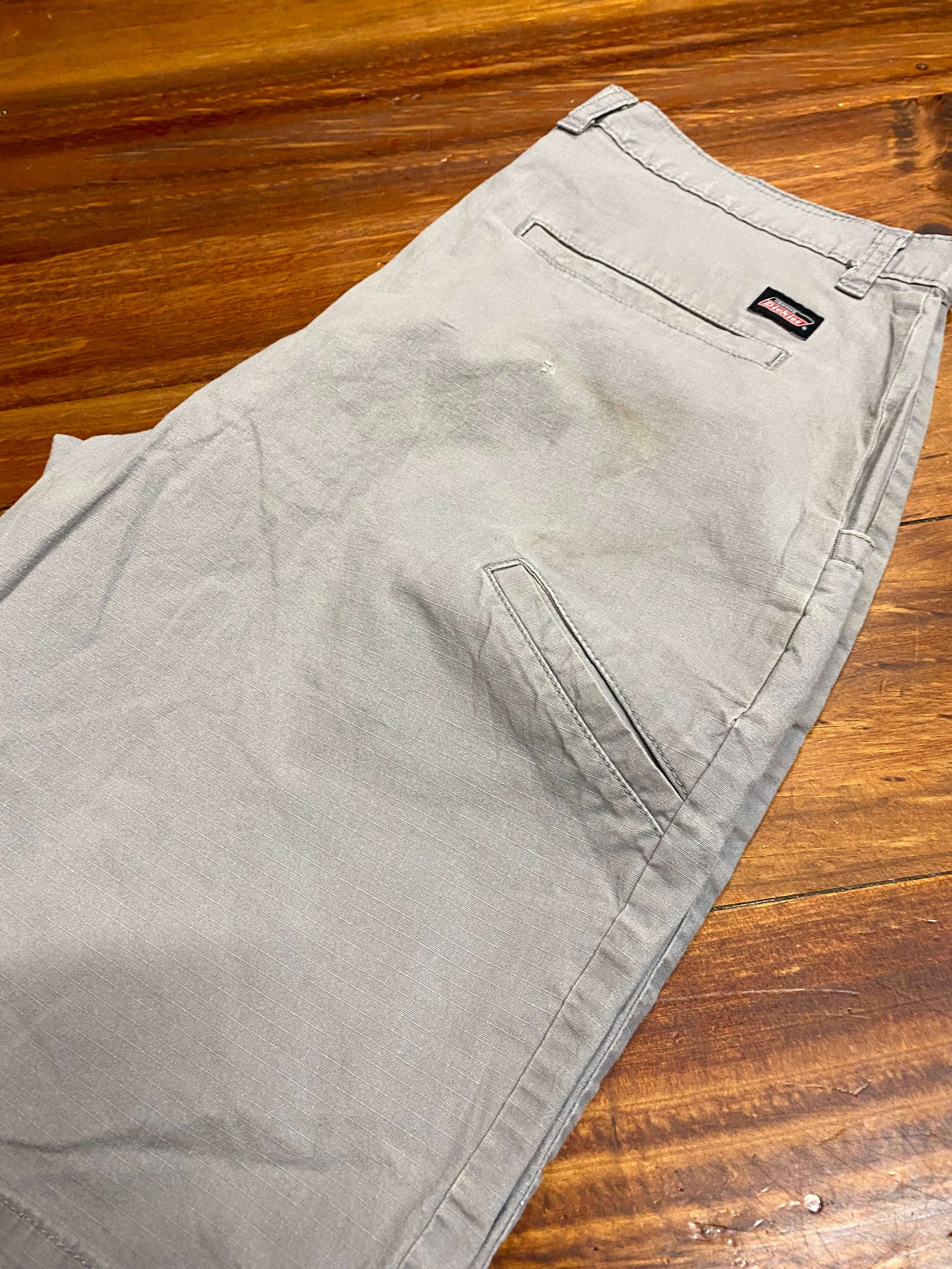 34 - Dickies Light Grey Work Shorts