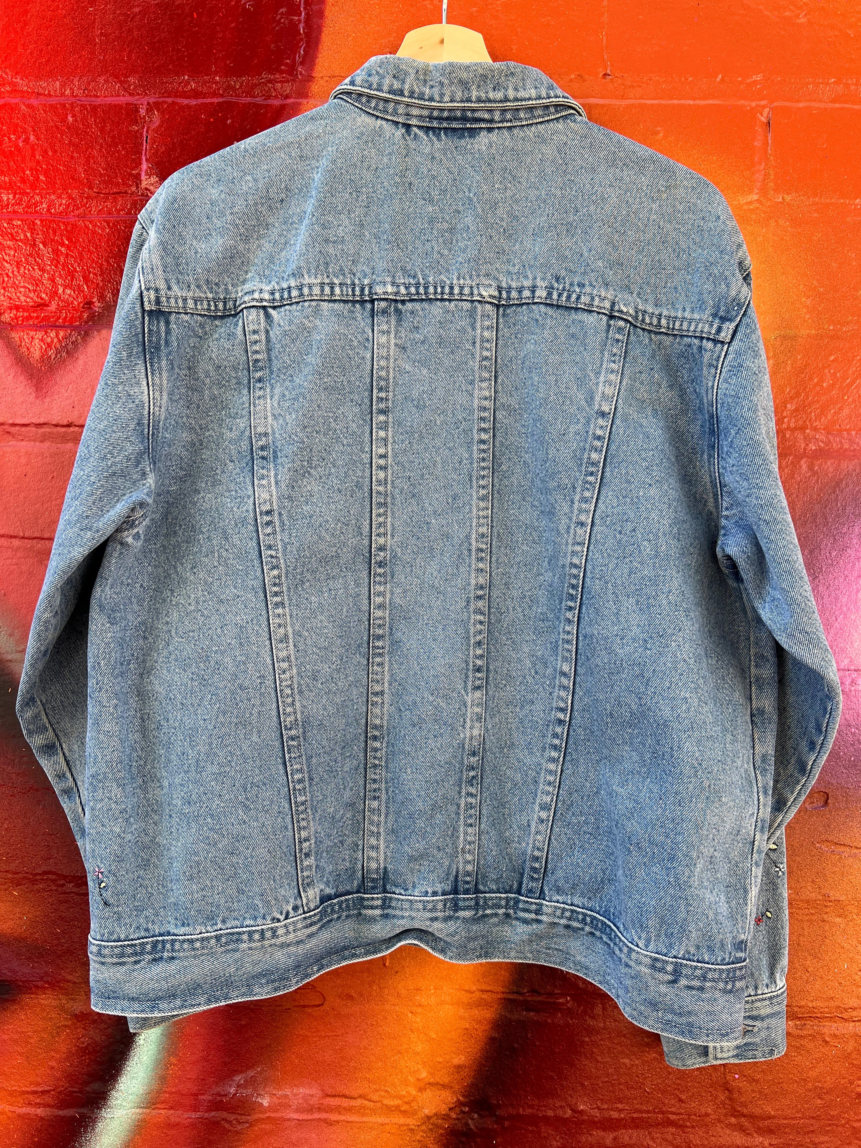 [L] Mickey And Minnie Mouse Embroidered Denim Jacket