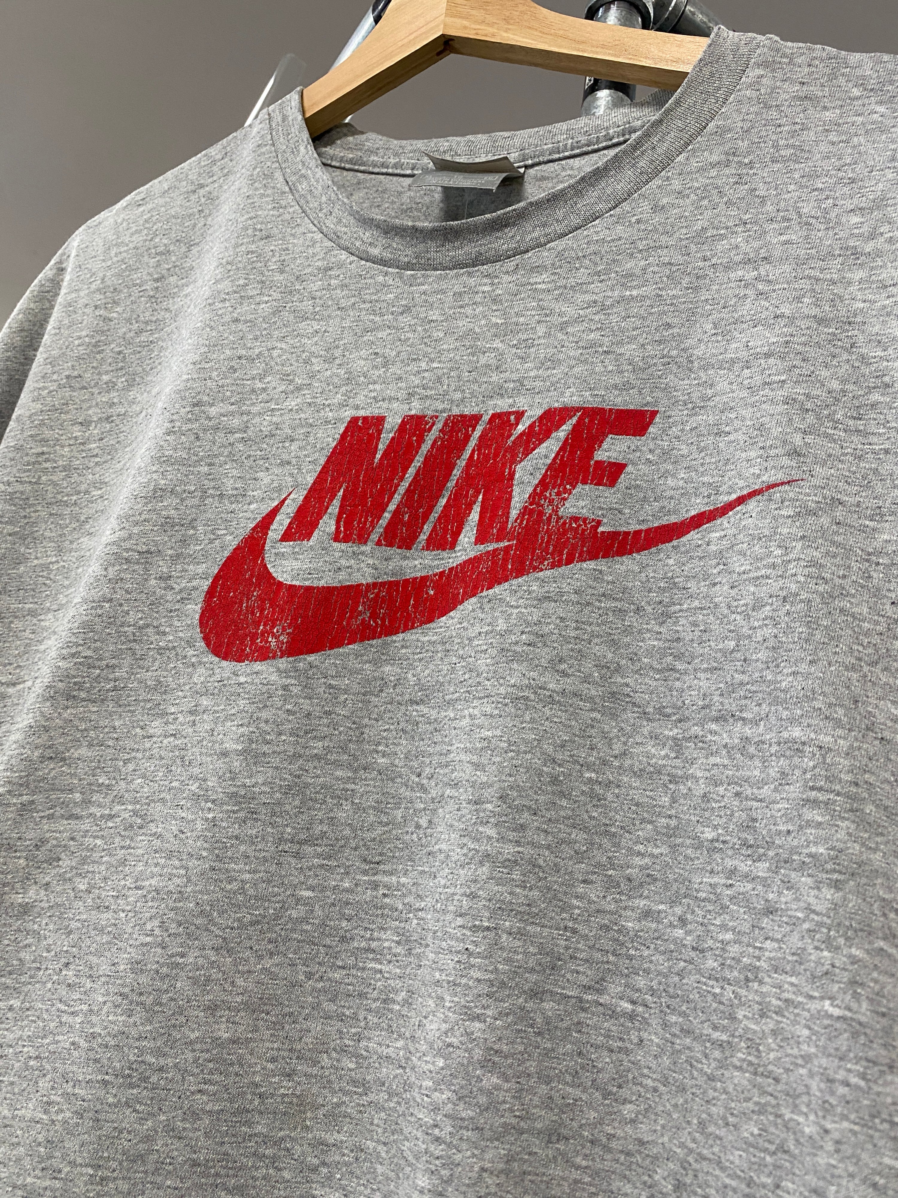 XL - 2000s Nike Cracked Red Swoosh Spellout Grey Tee