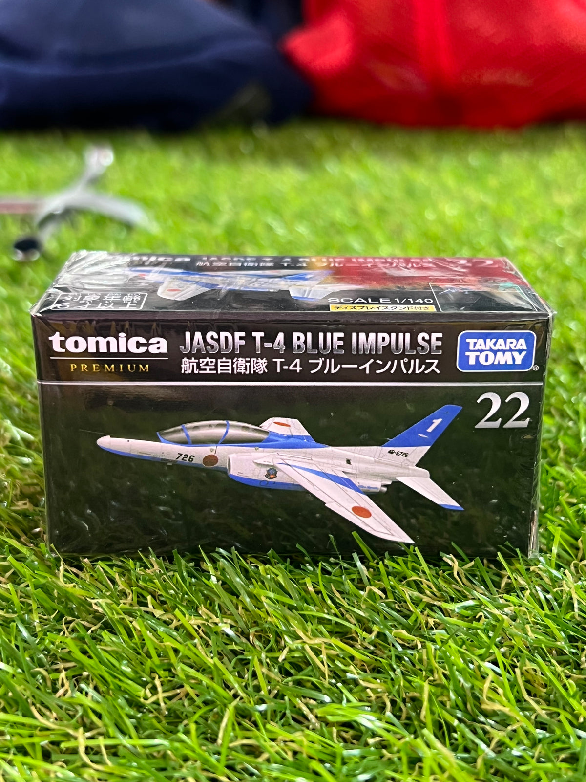 Tomy Premium 22 JASDF T-4 Blue Impulse