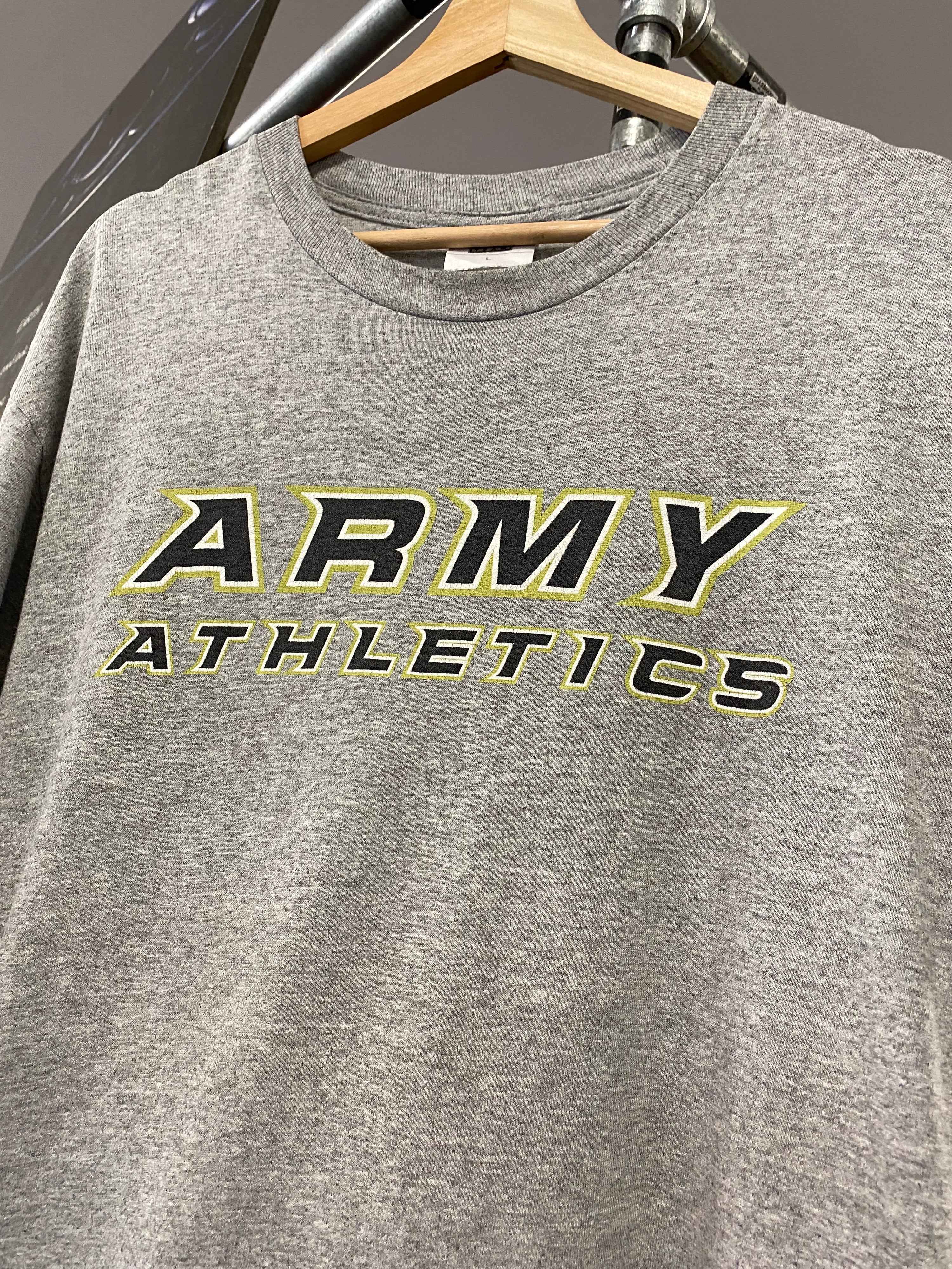 L - 2000s Nike Team Army Athletics DS Grey Tee