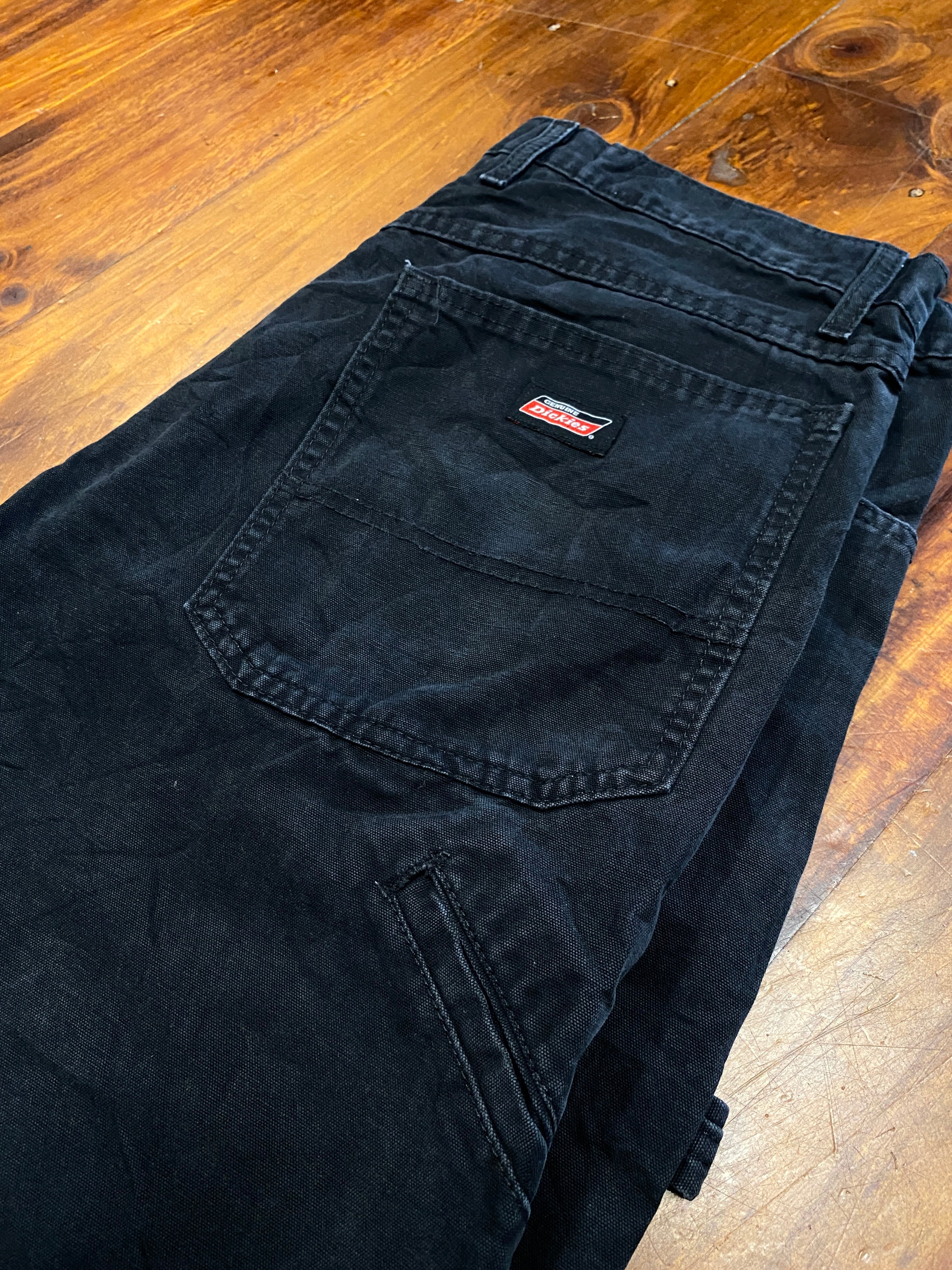 34 - Dickies Black Carpenter Shorts S311