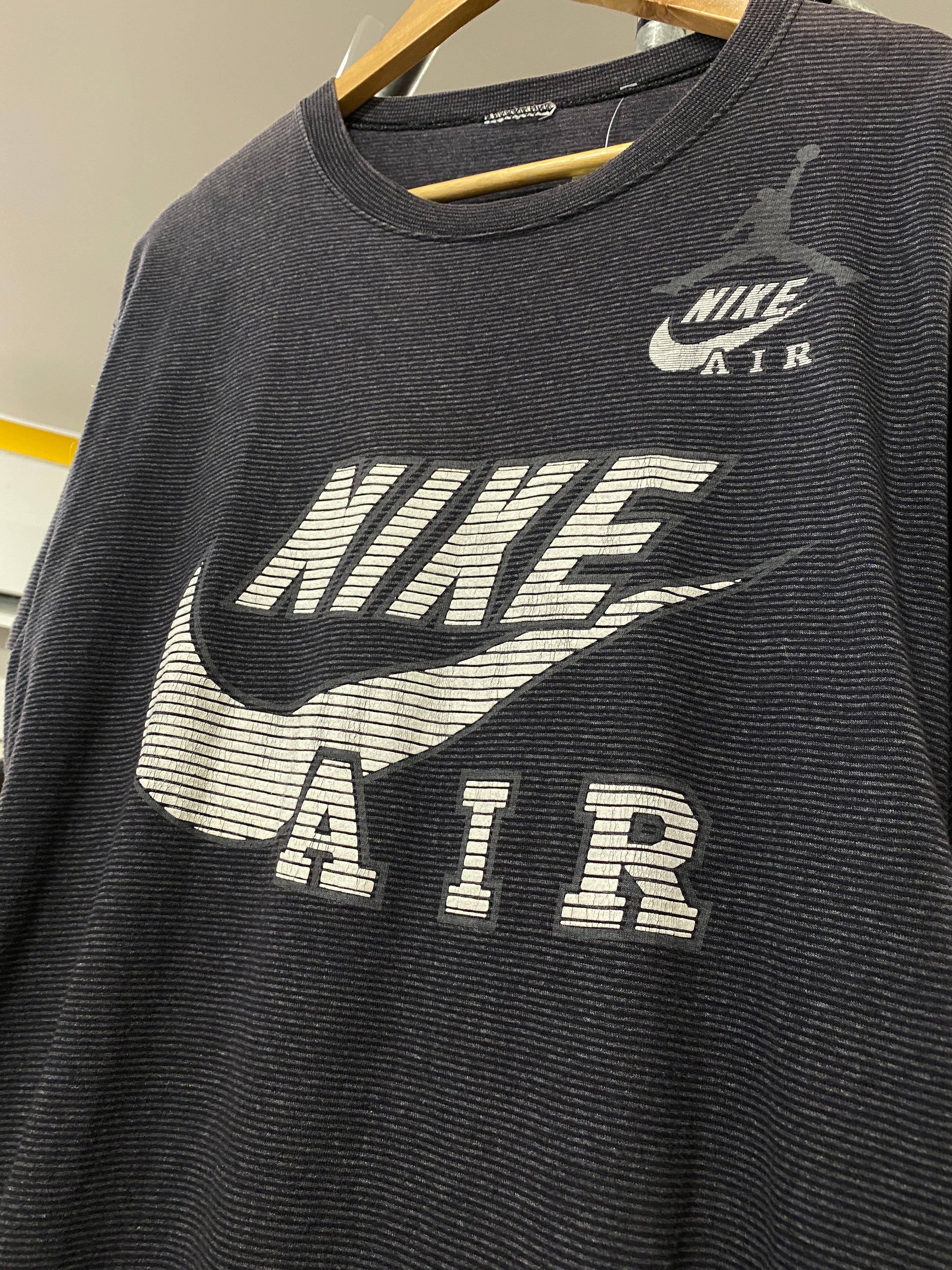 XL - Vintage Nike Air Black/Grey Striped