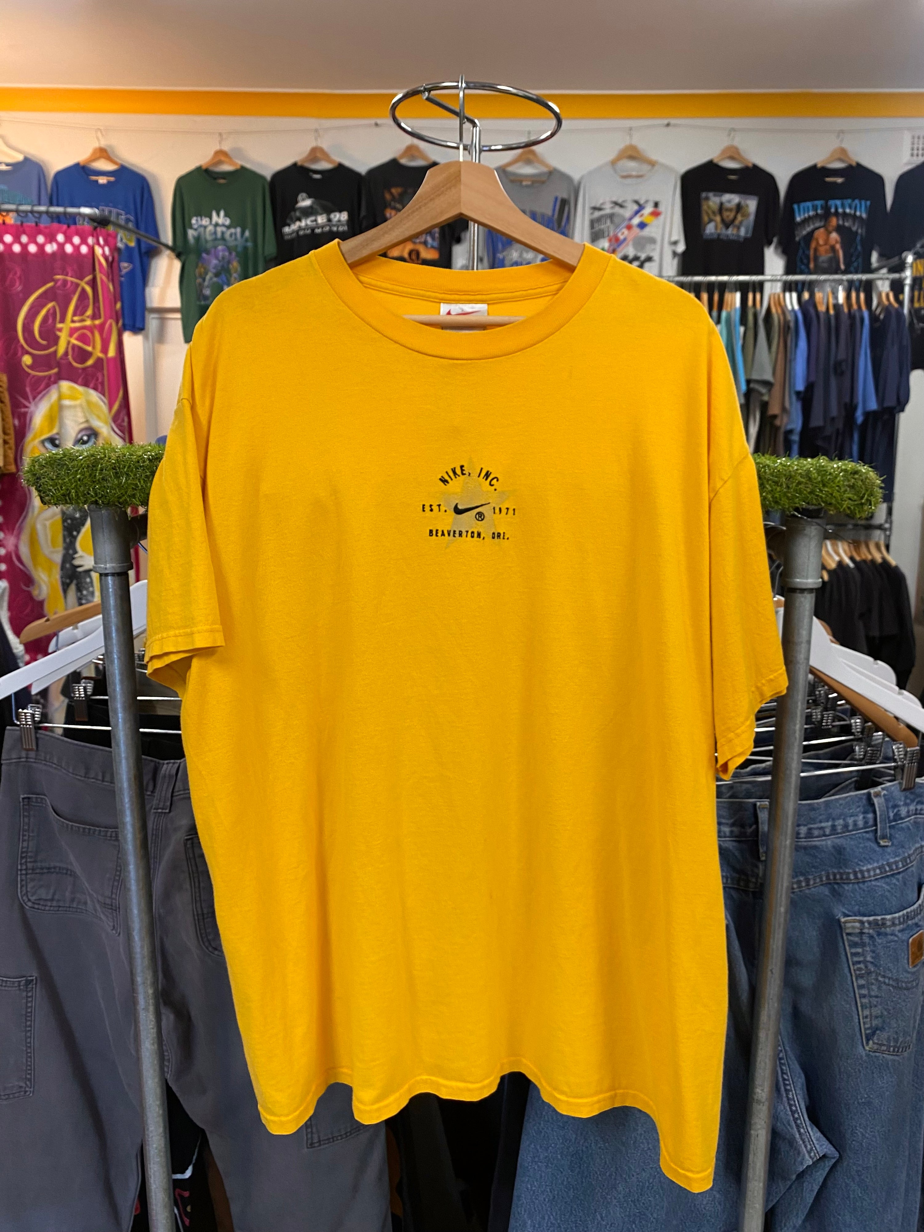 [XL] 2000s Nike Inc Embroidered Yellow Tshirt