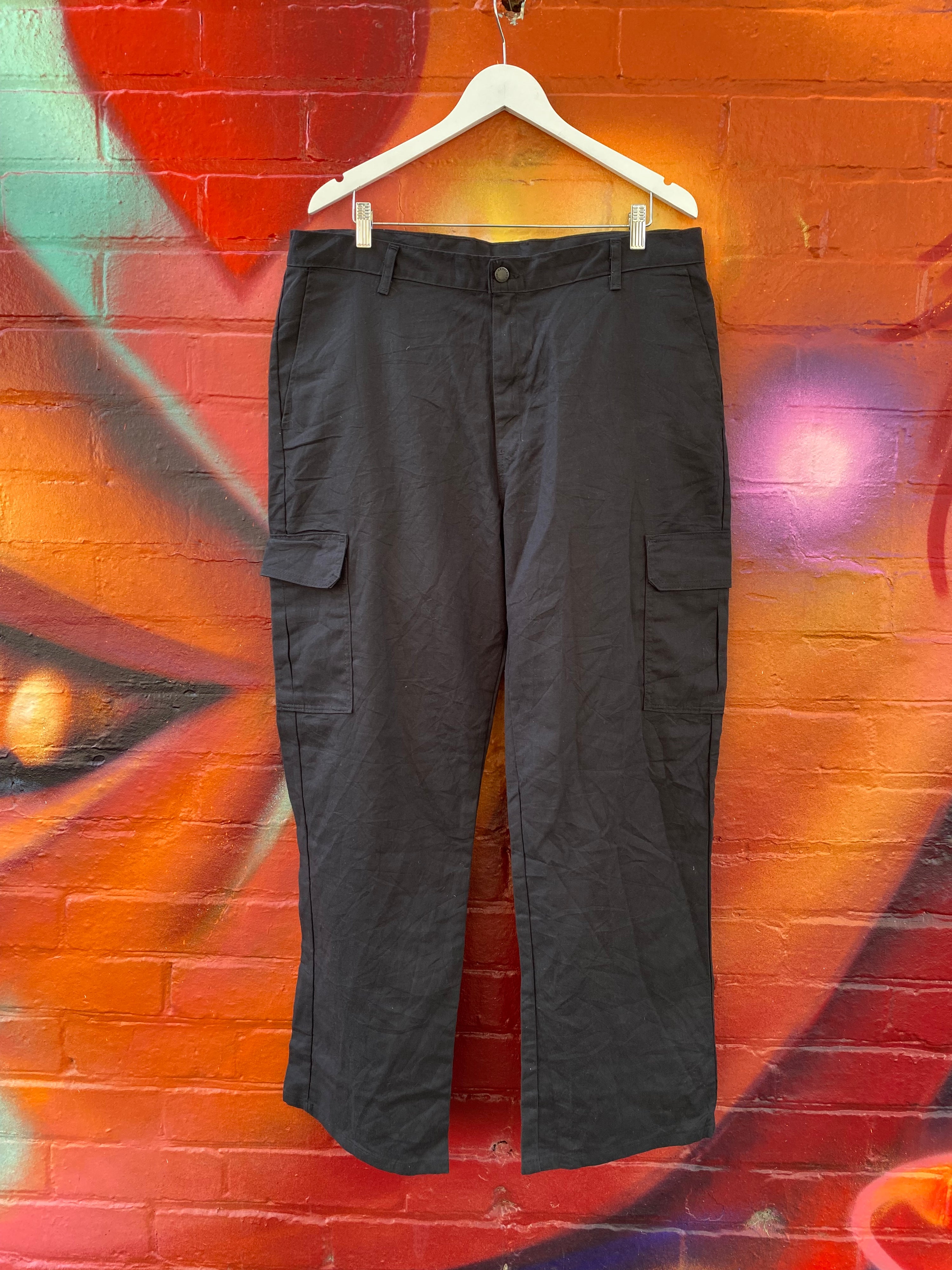 [38] Dickies Black Cargo Pants D202