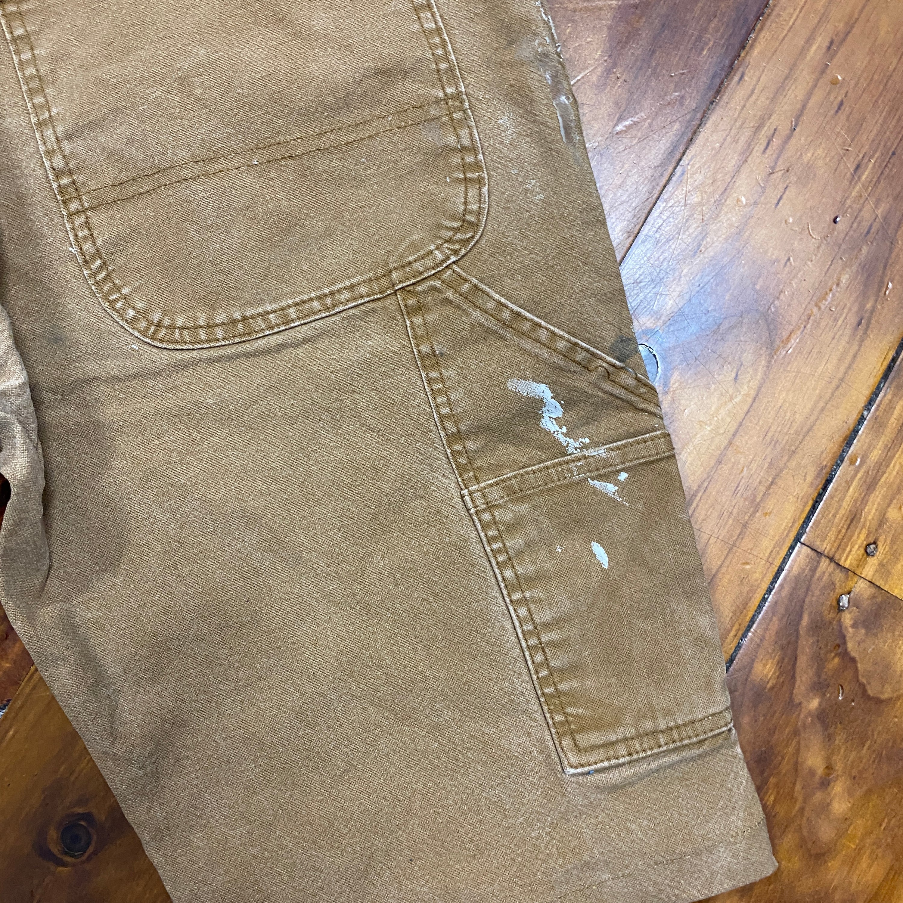 34 - Dickies Brown Carpenter Shorts Paint Marks DS115