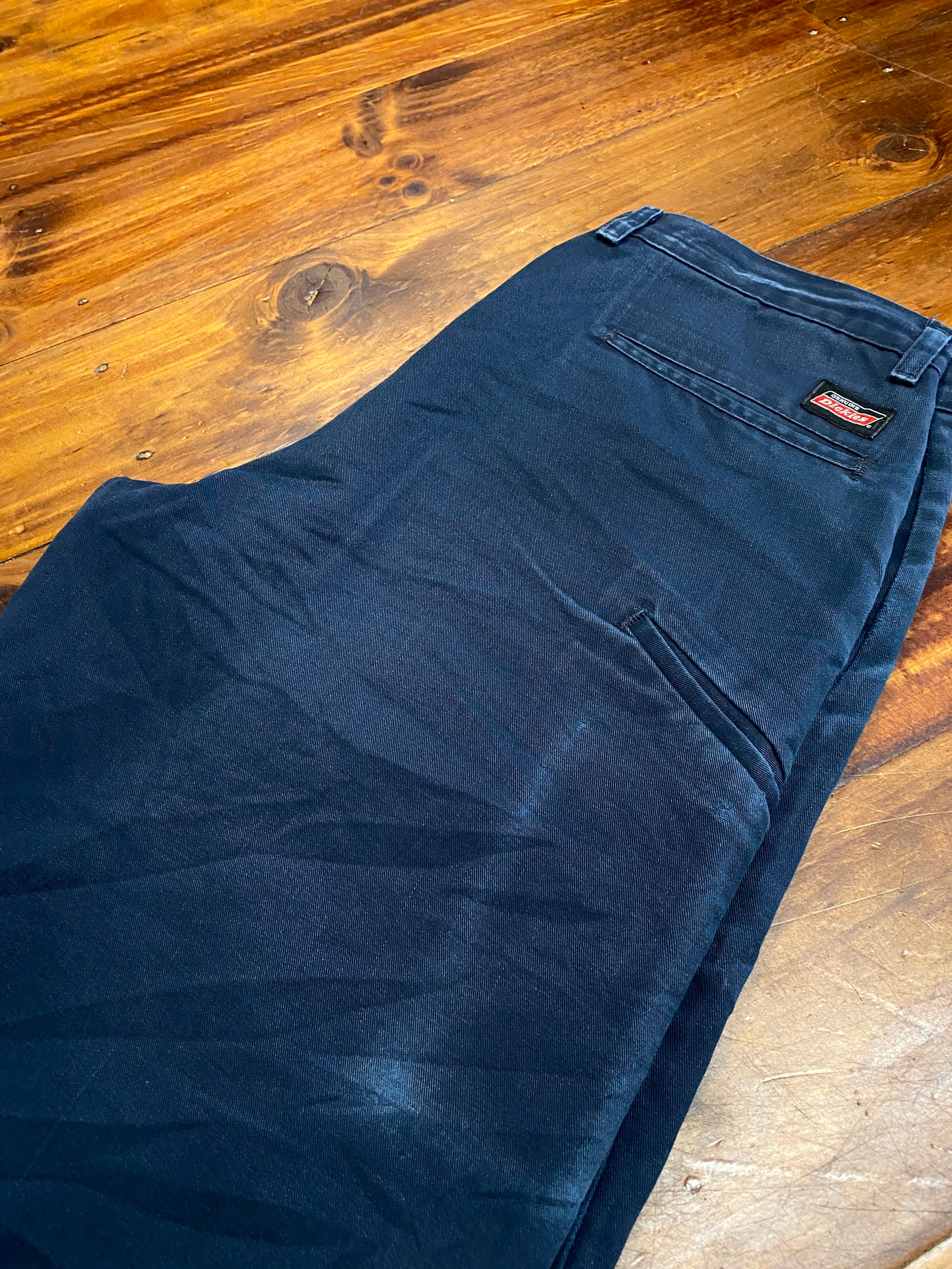 32 - Dickies Navy Smart Shorts S305