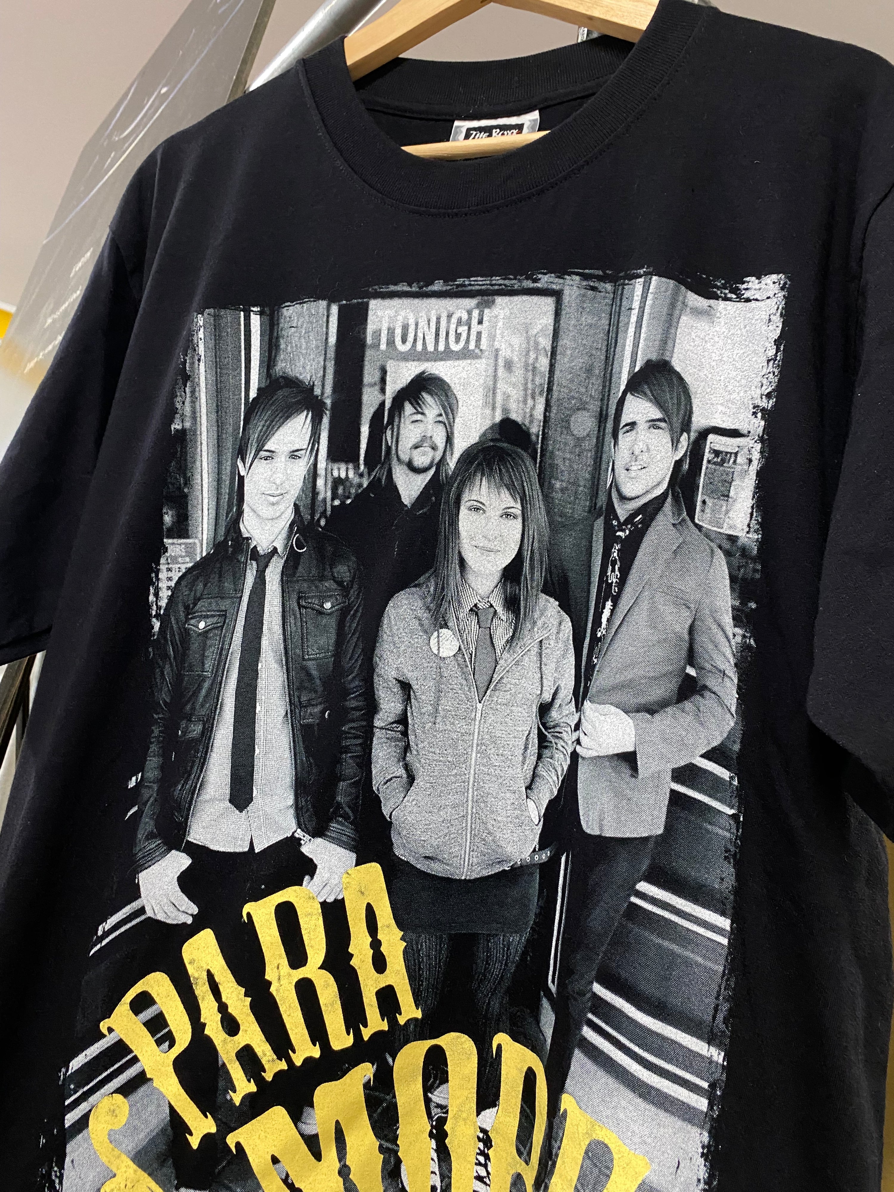 [L] Paramore Double Sided Roxx Tee