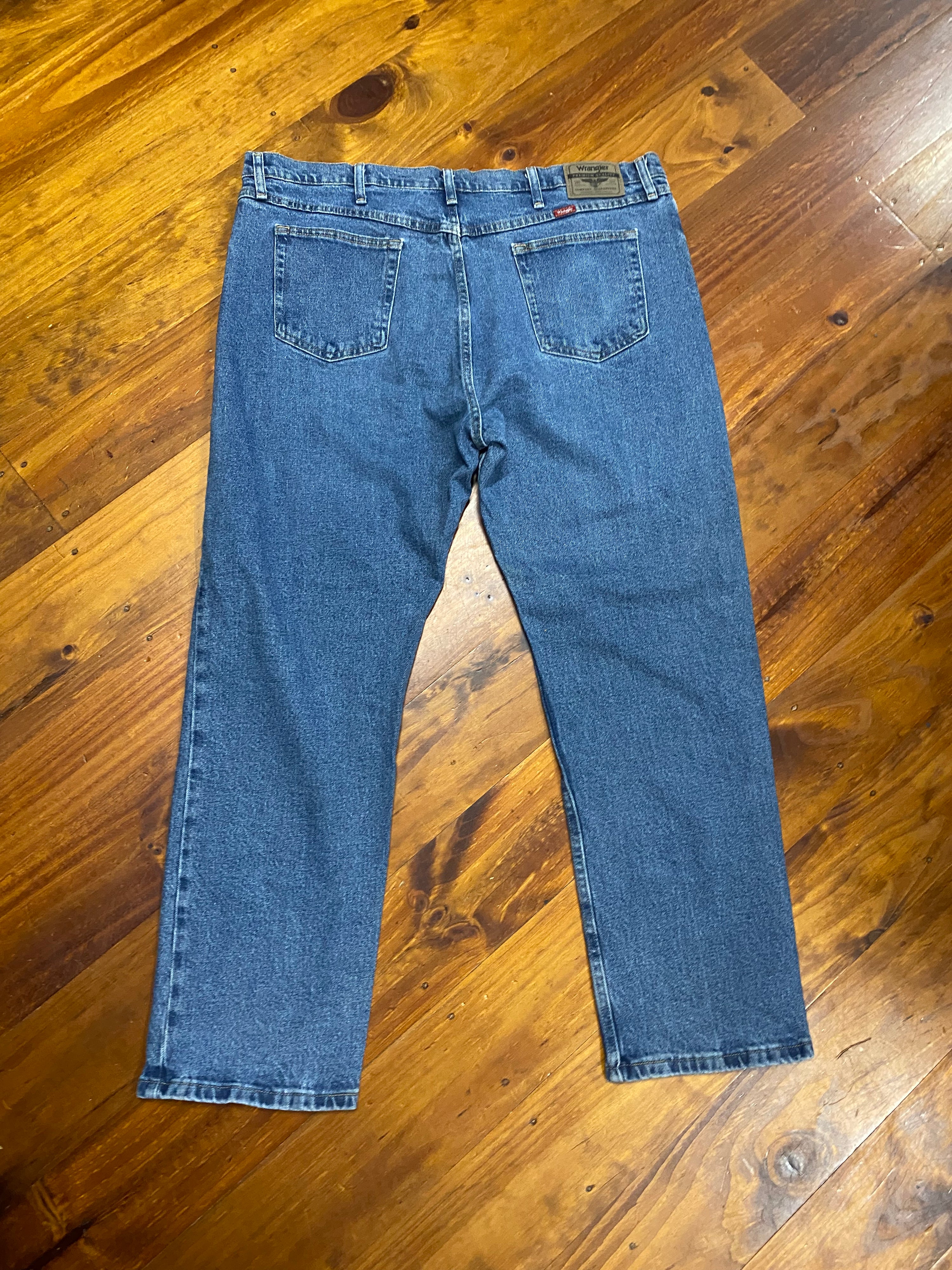 [42] Wrangler Blue Jeans WJ26