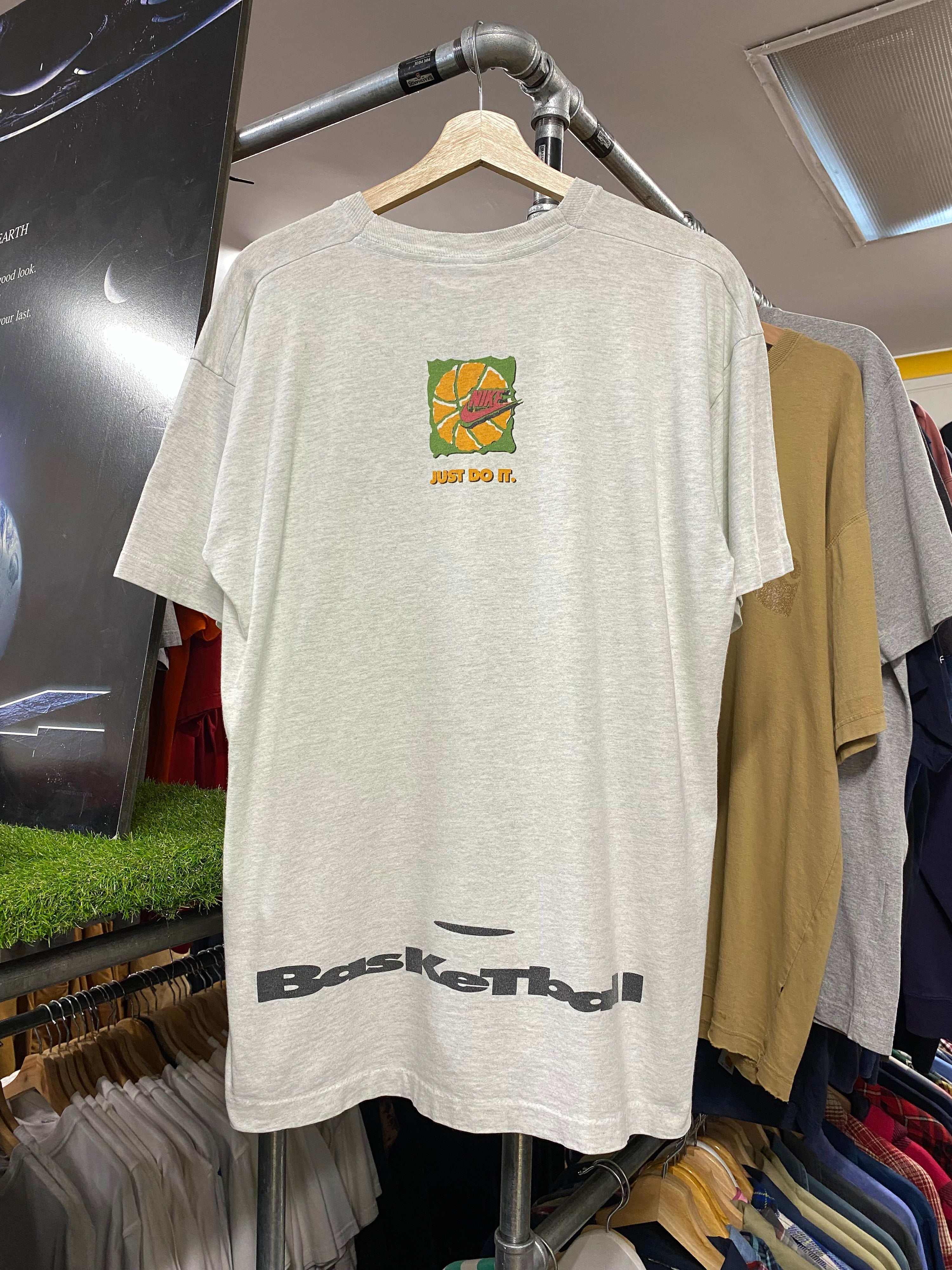M - 1990s Nike Green/Gold Basketball DS Grey Tee