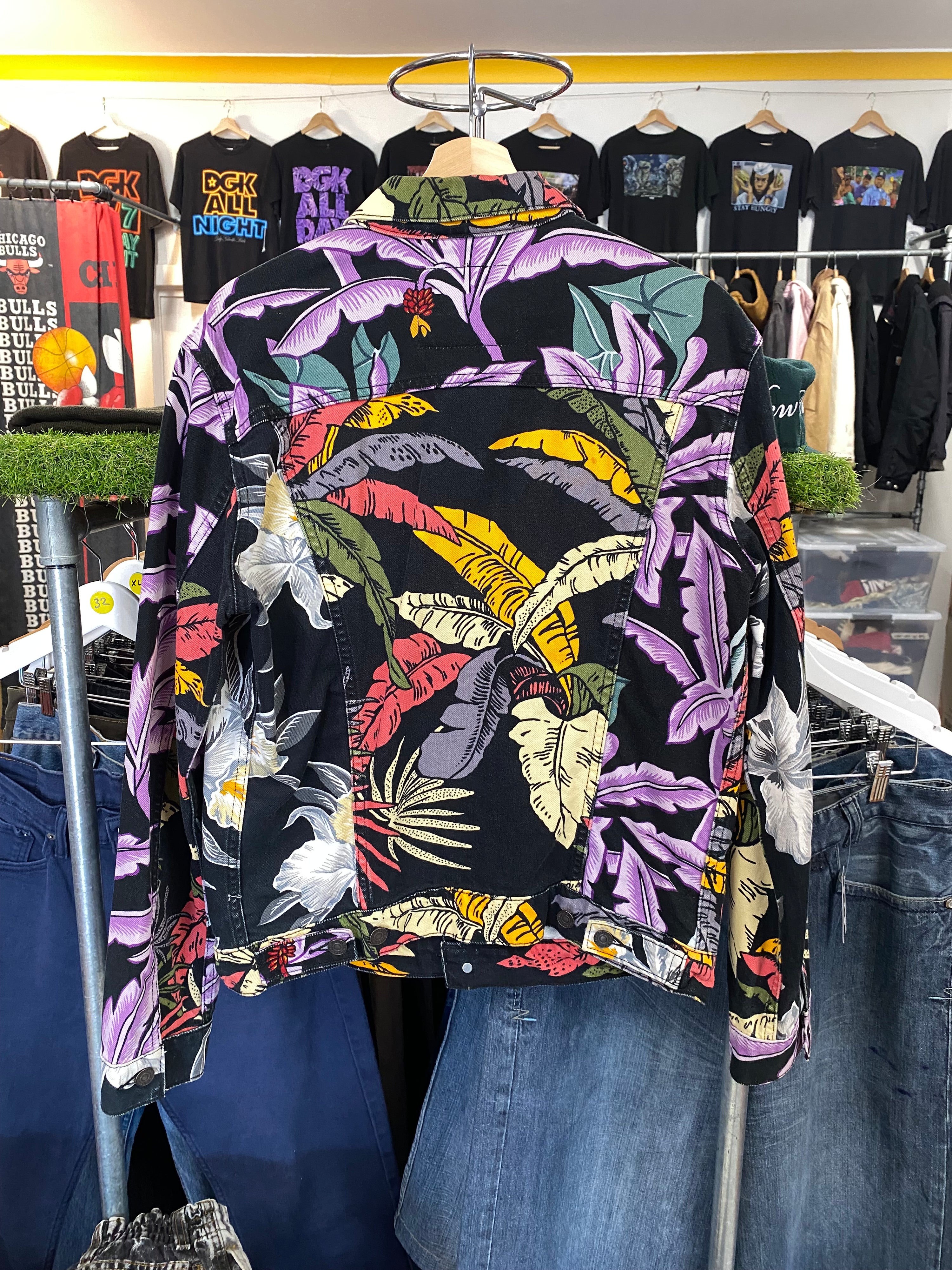 [M] Levi's Floral All Over Print Denim Jacket