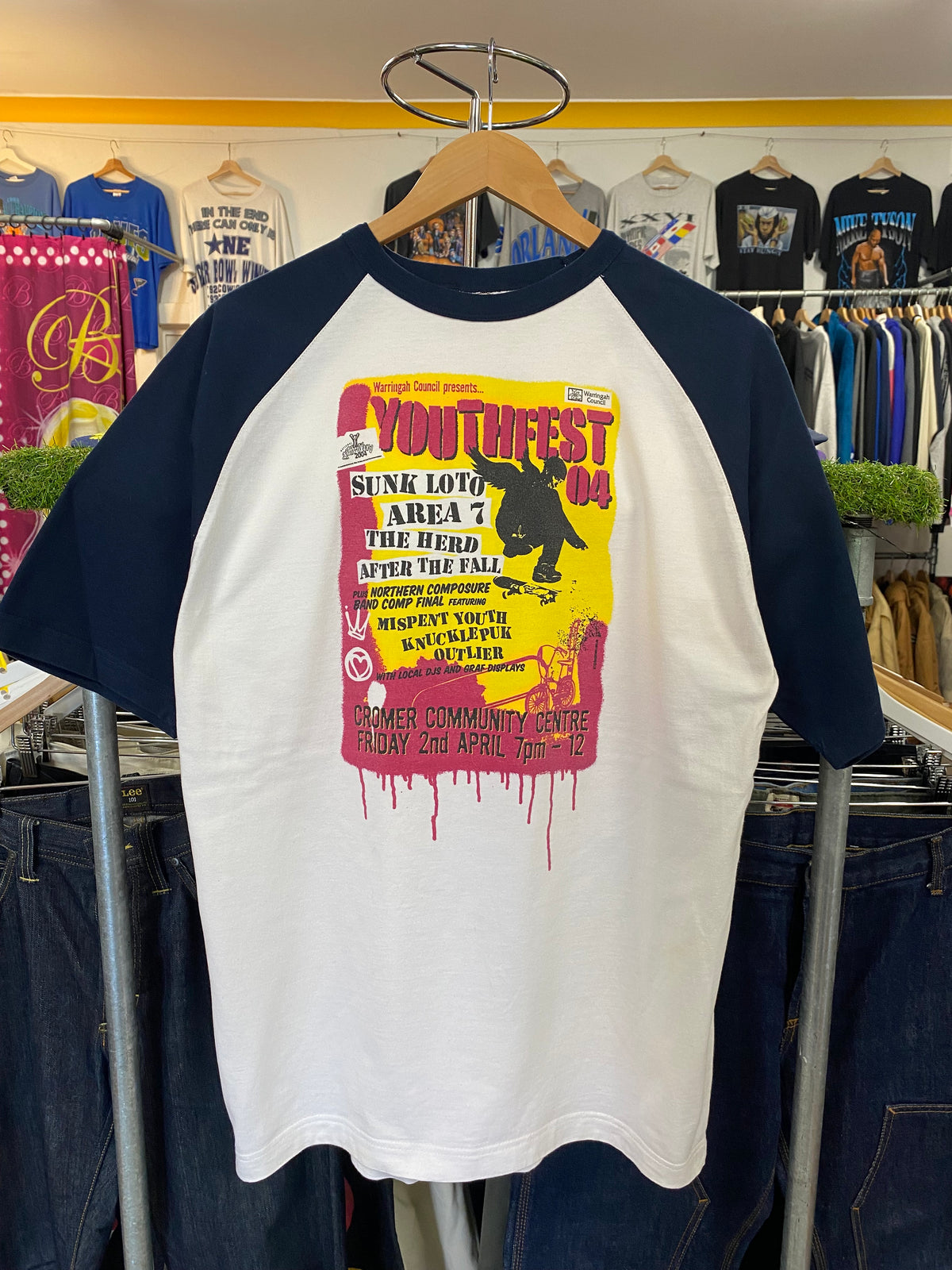 [M] 2004 Youthfest Raglan Tee